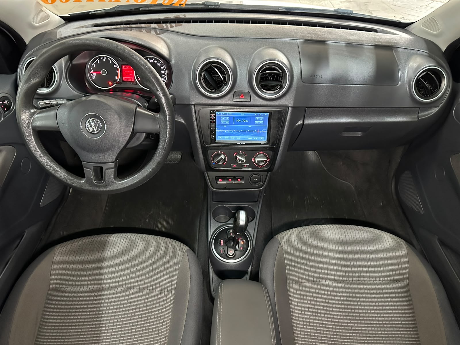 VOLKSWAGEN VOYAGE