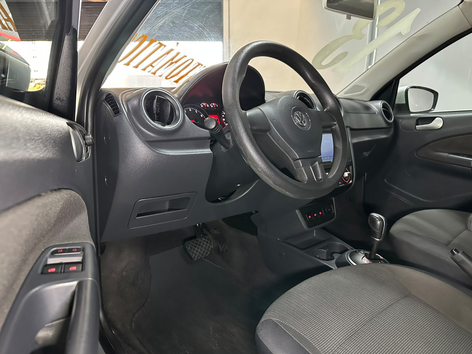 VOLKSWAGEN VOYAGE
