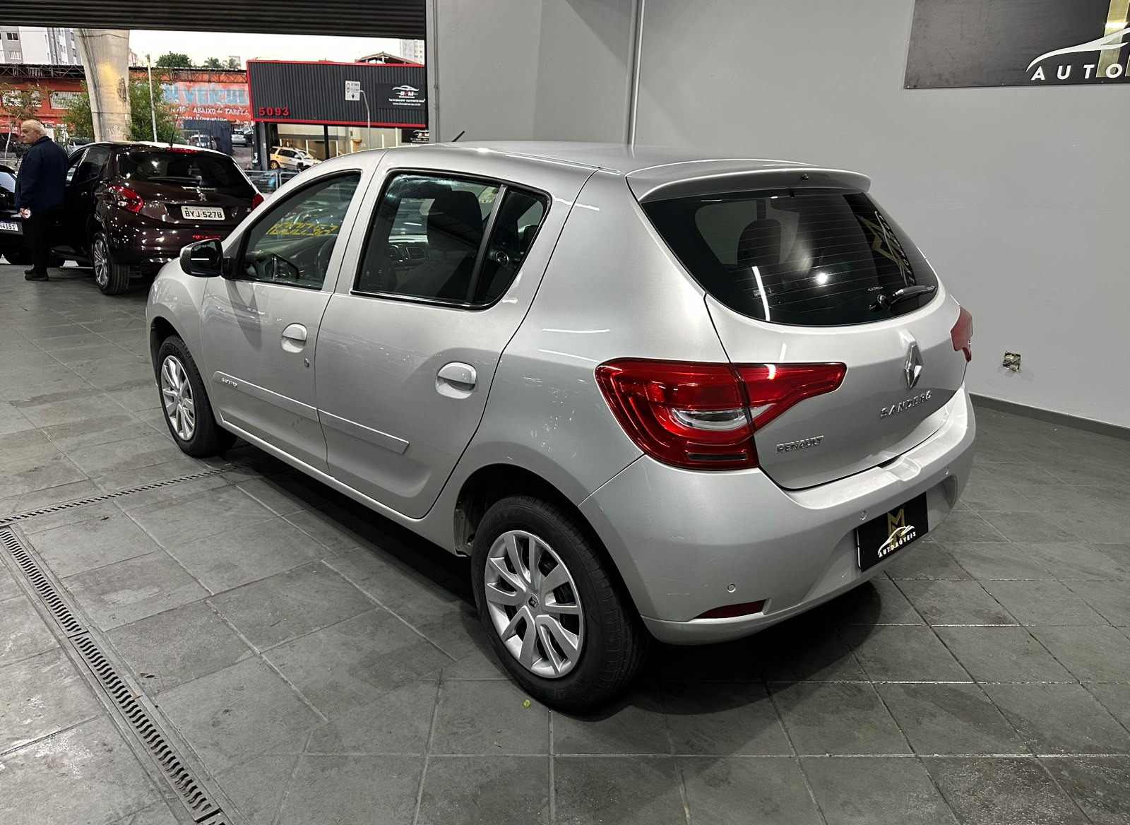 RENAULT SANDERO