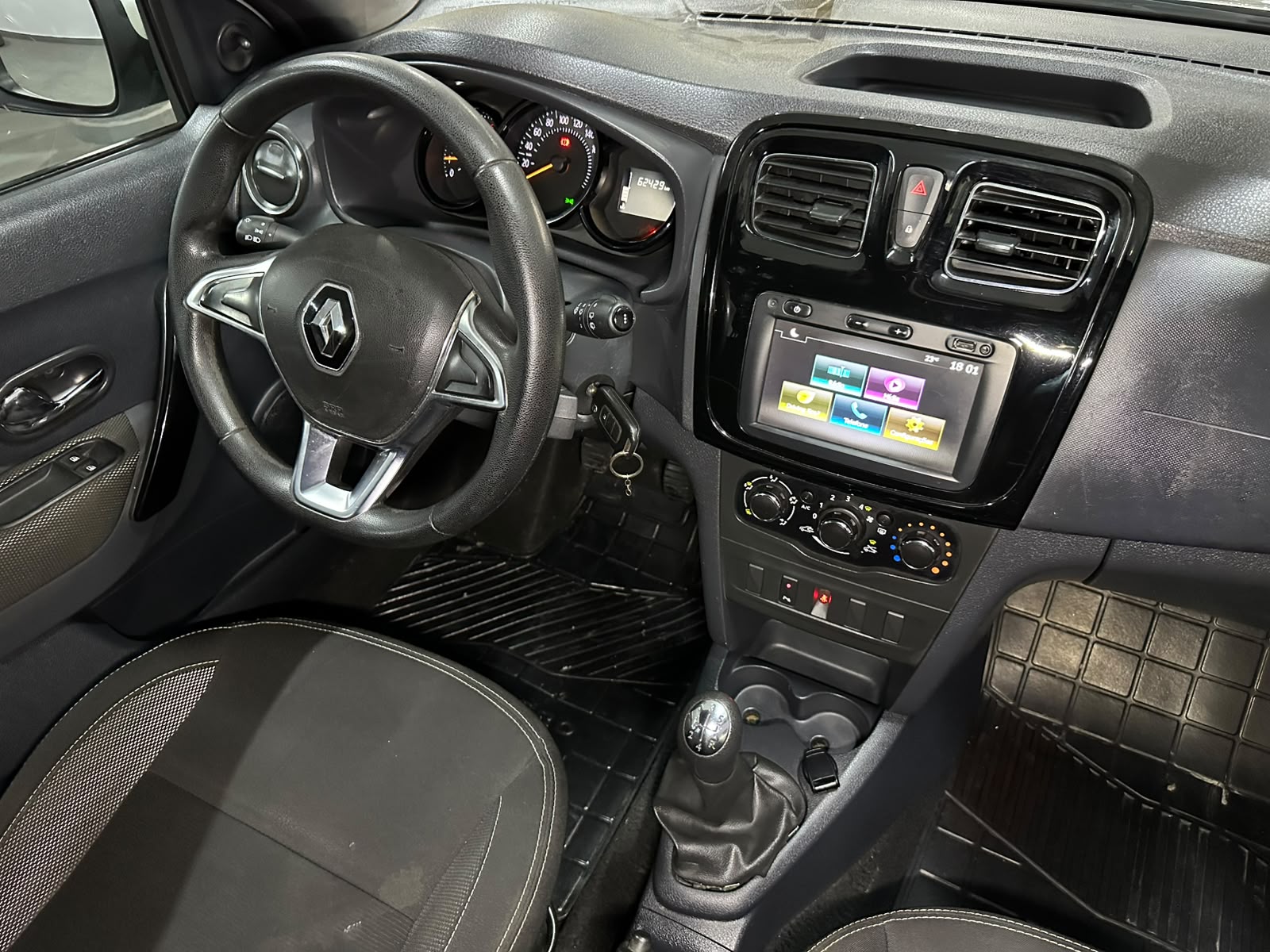 RENAULT SANDERO