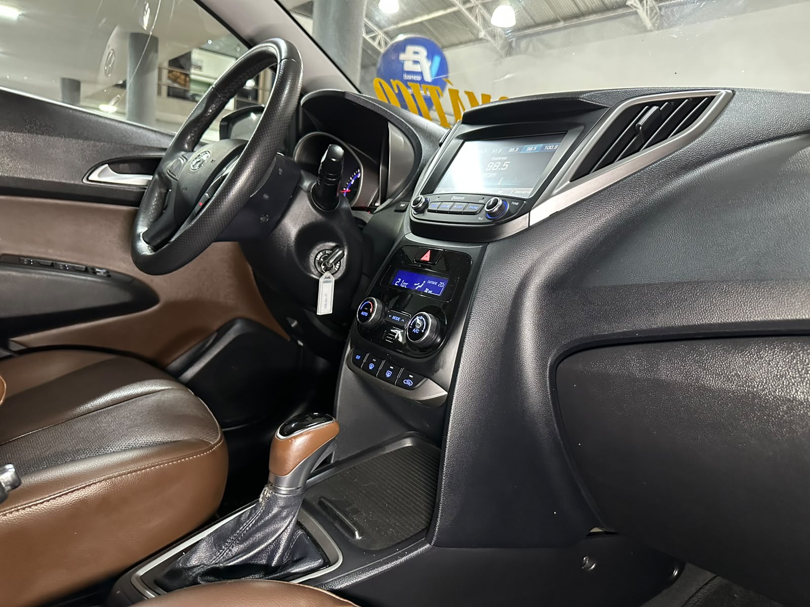 HYUNDAI HB20X