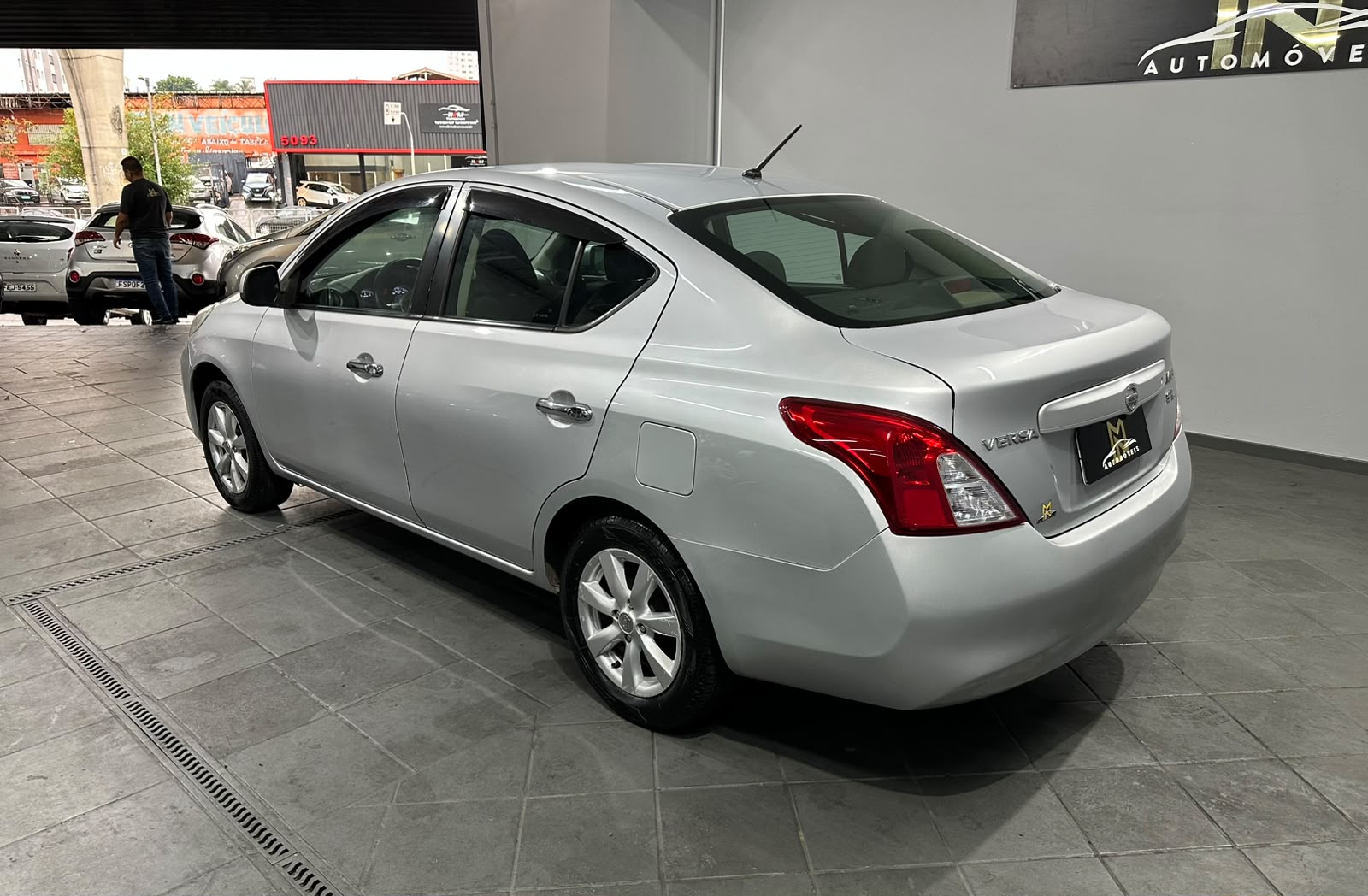NISSAN VERSA
