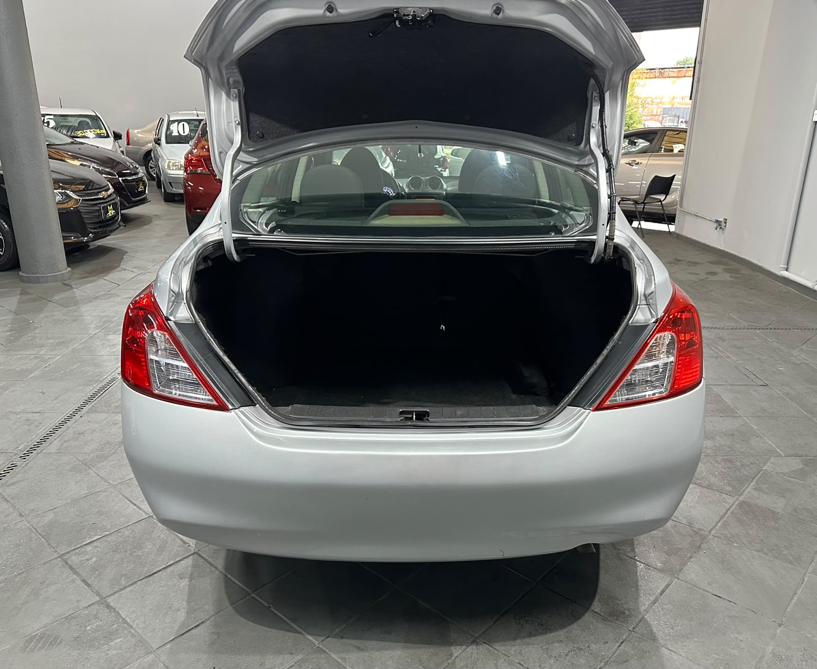 NISSAN VERSA