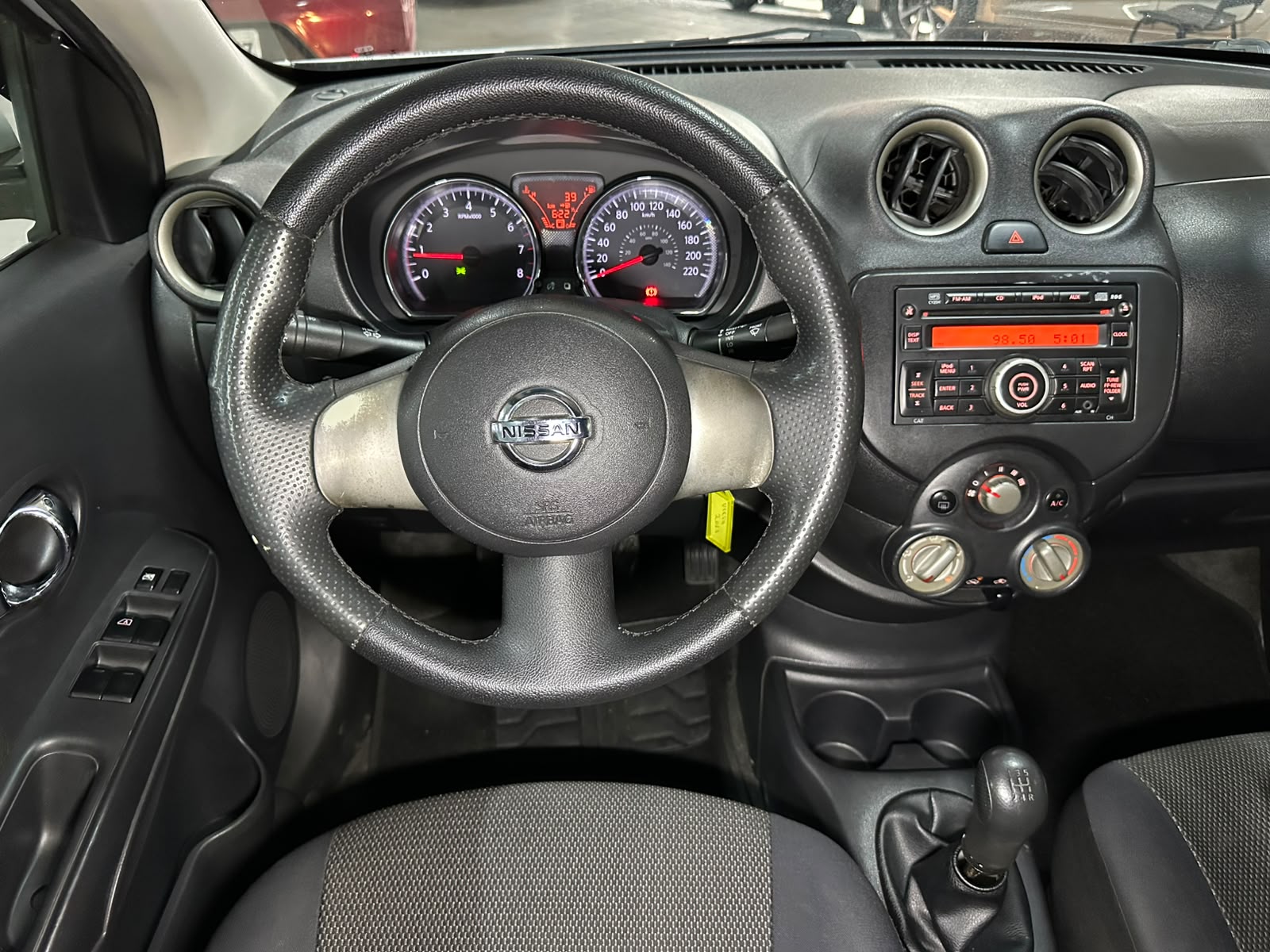 NISSAN VERSA