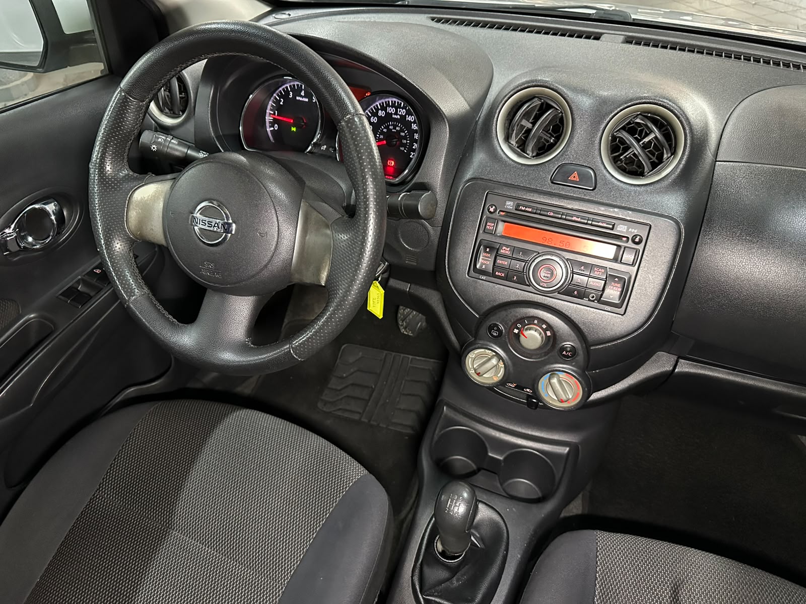 NISSAN VERSA