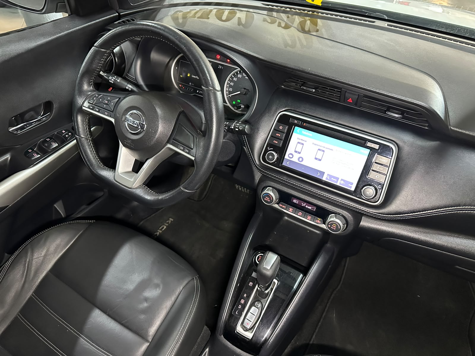 NISSAN KICKS