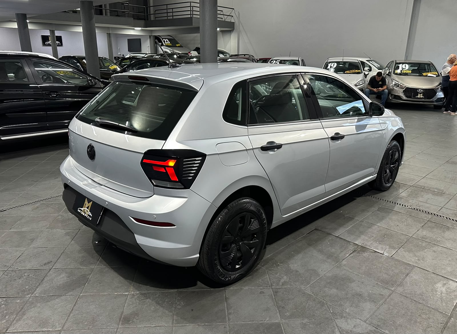 VOLKSWAGEN POLO