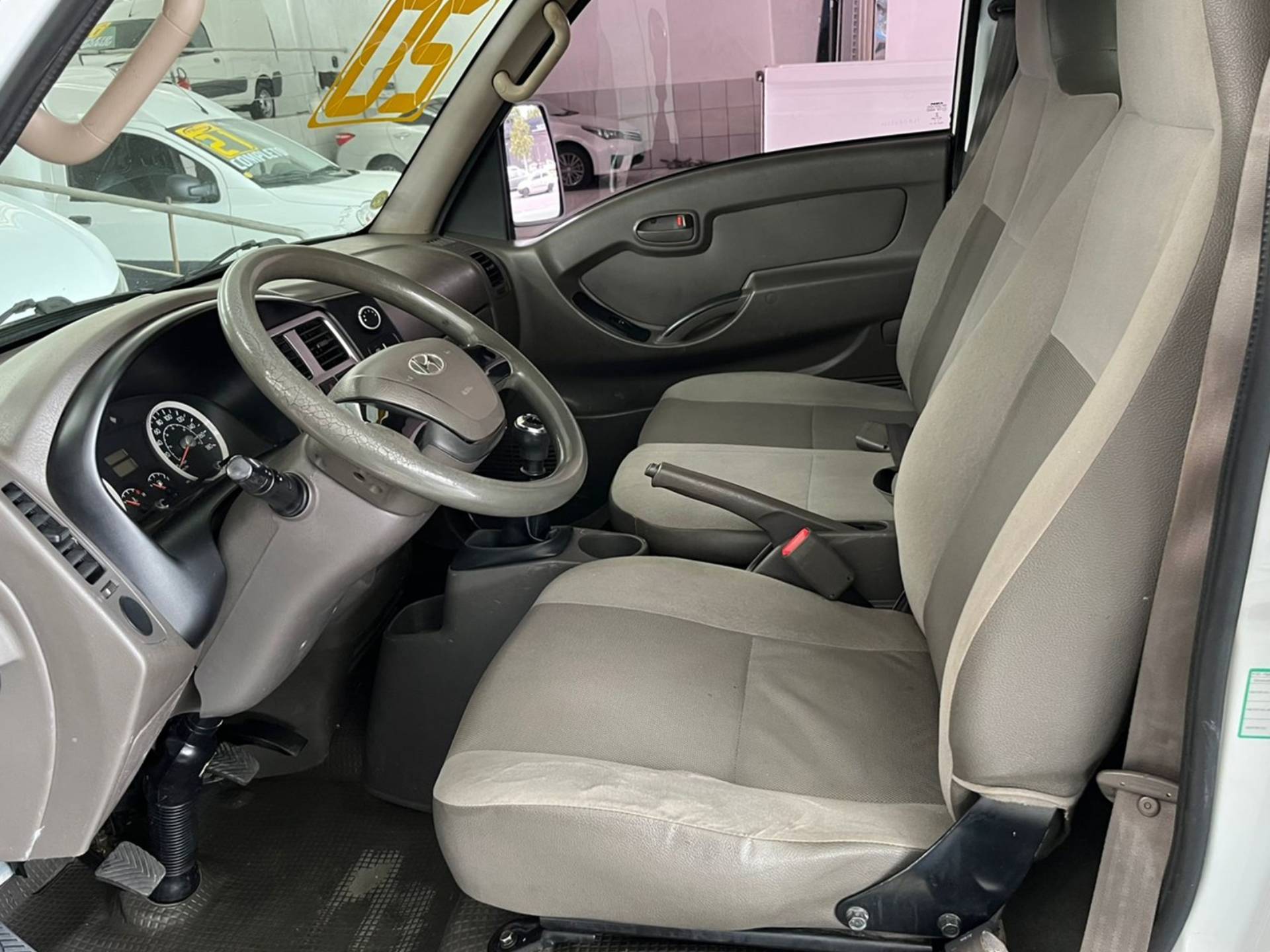 HYUNDAI HR