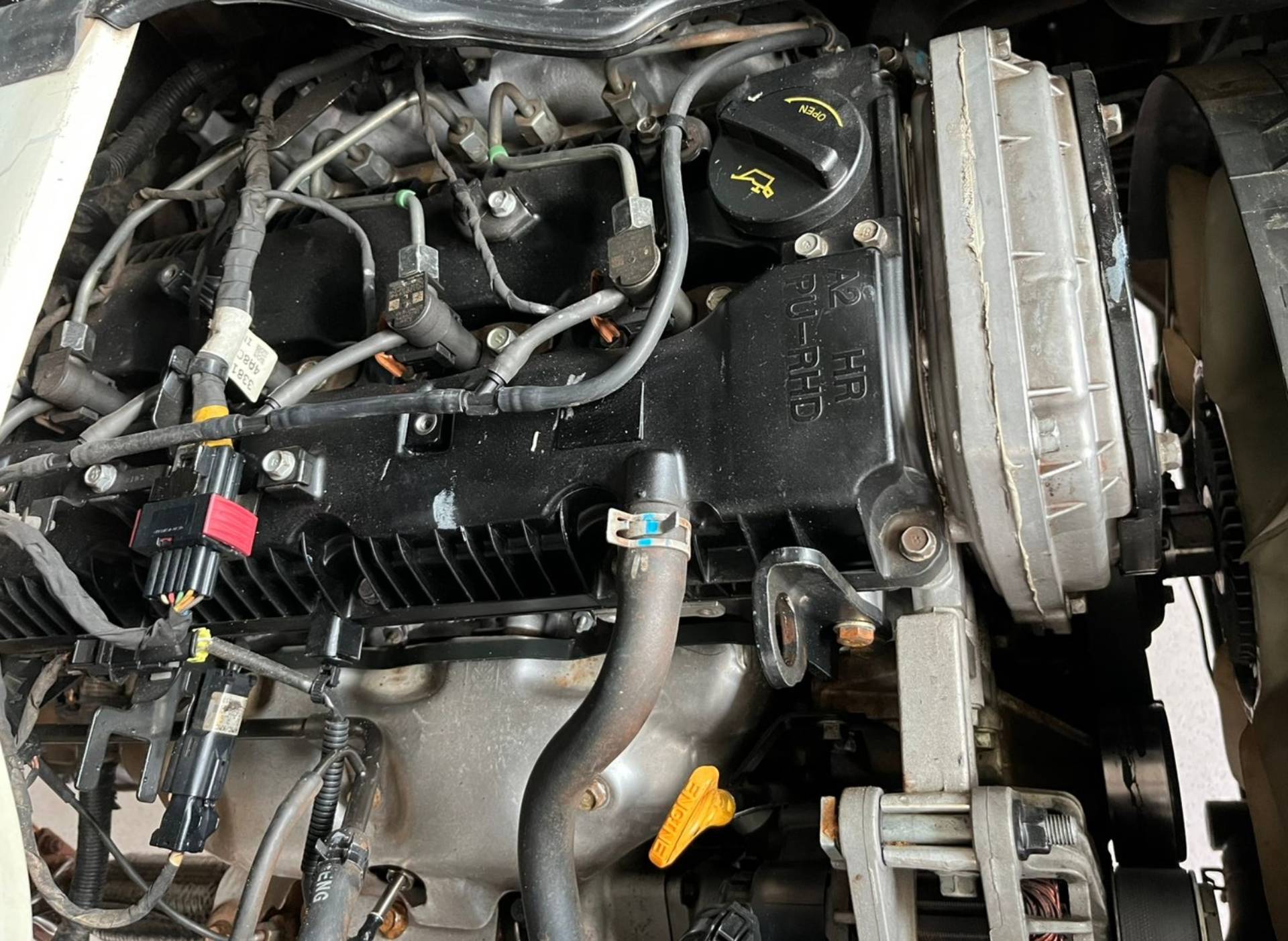 HYUNDAI HR