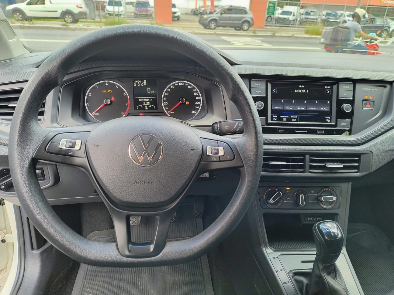 VOLKSWAGEN POLO