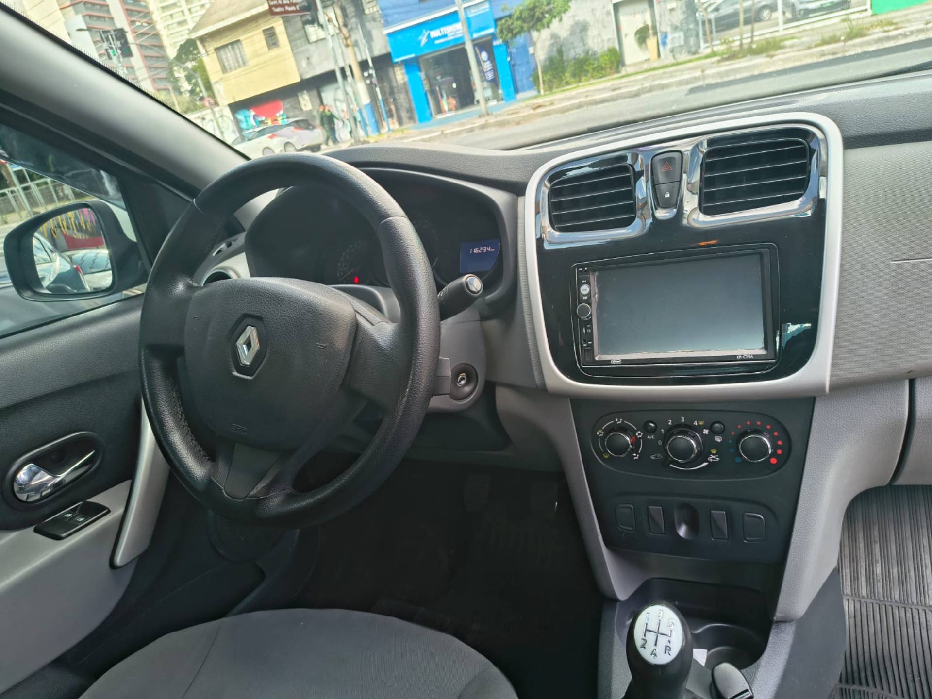 RENAULT LOGAN