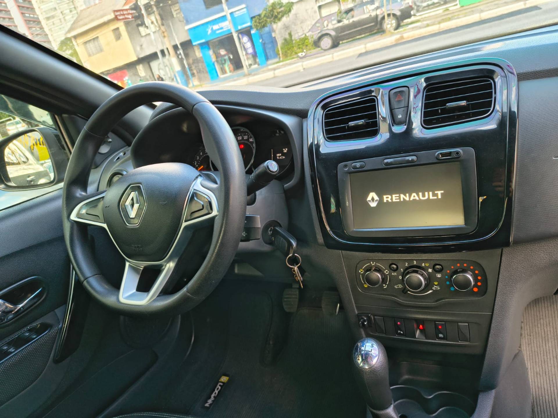 RENAULT LOGAN