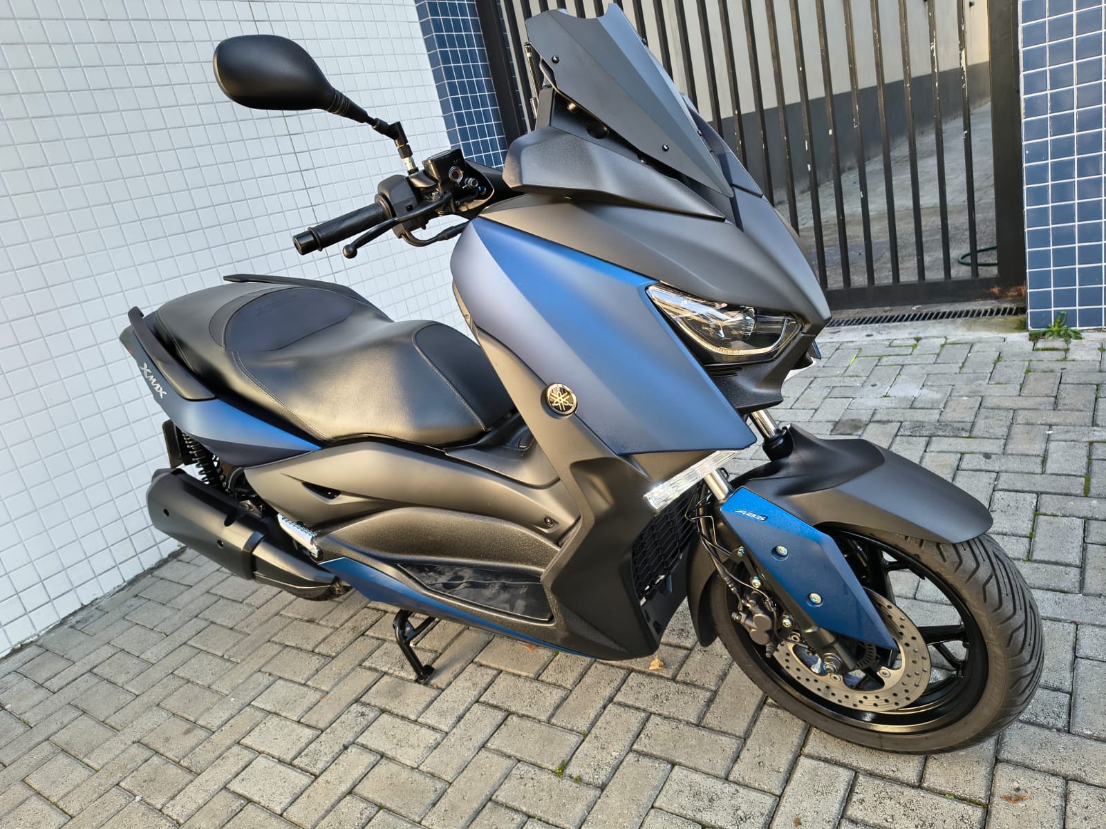YAMAHA XMAX ABS