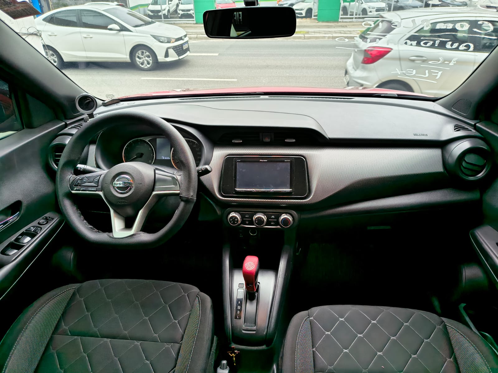 NISSAN KICKS
