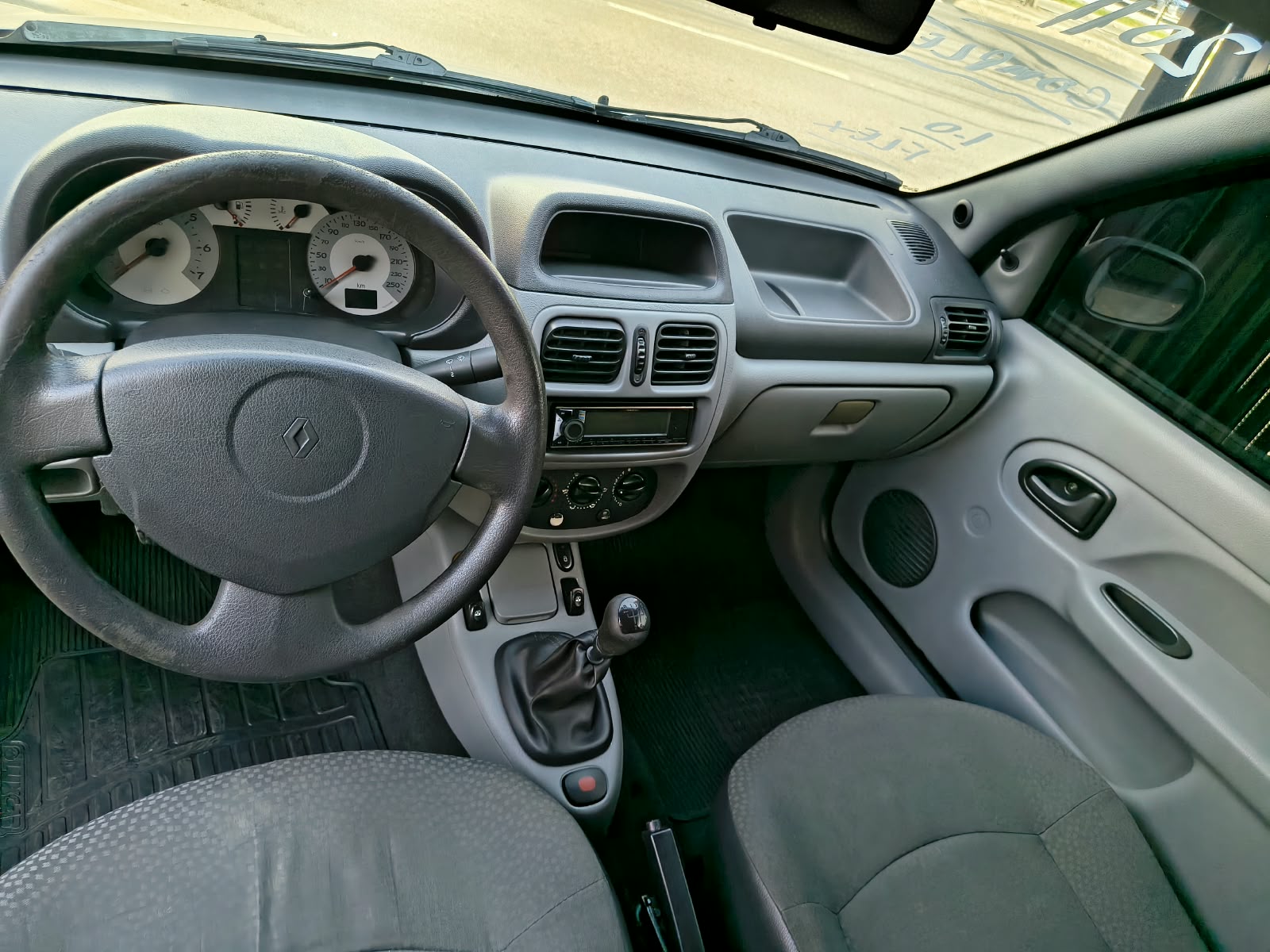 RENAULT CLIO