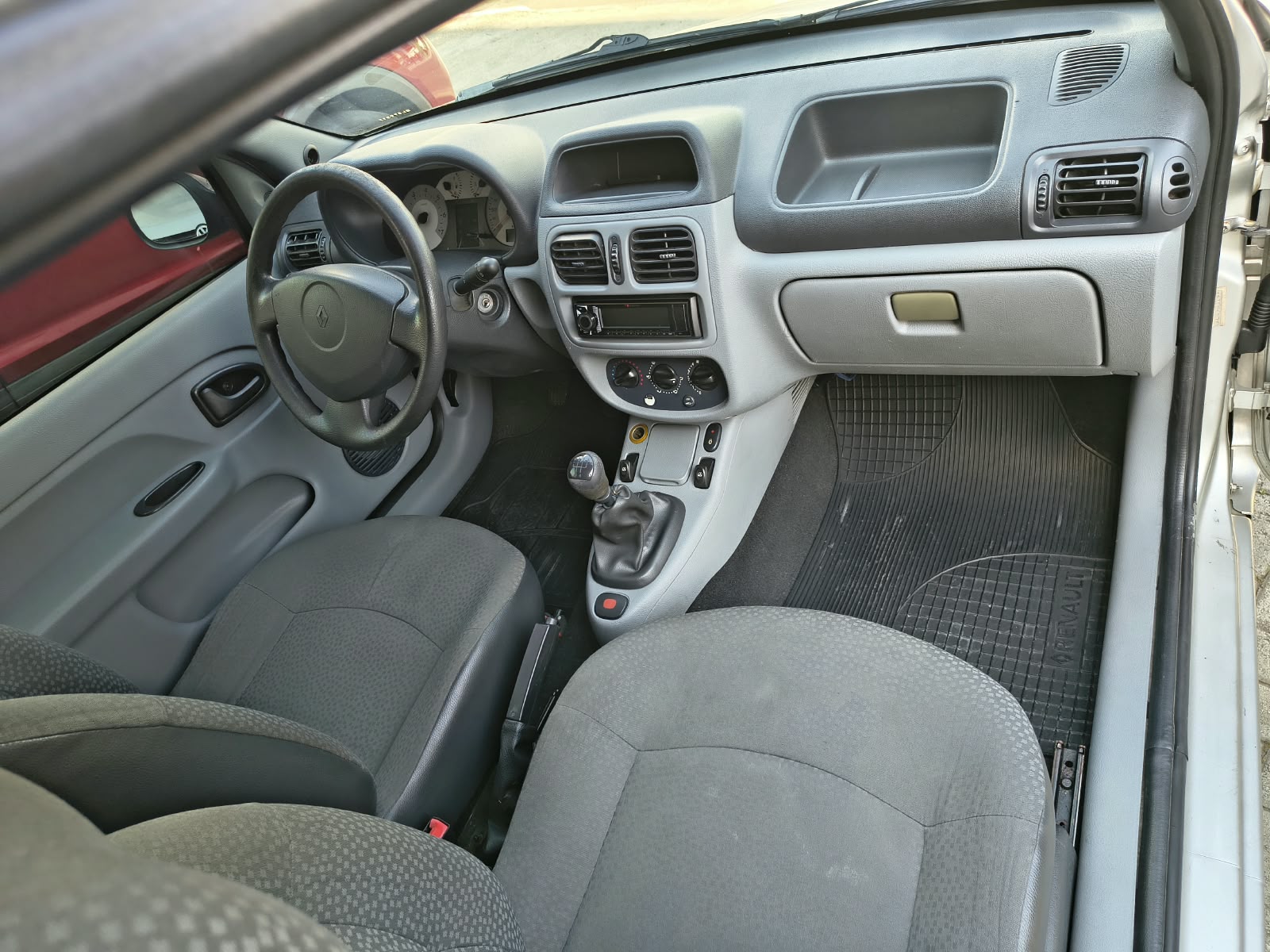 RENAULT CLIO