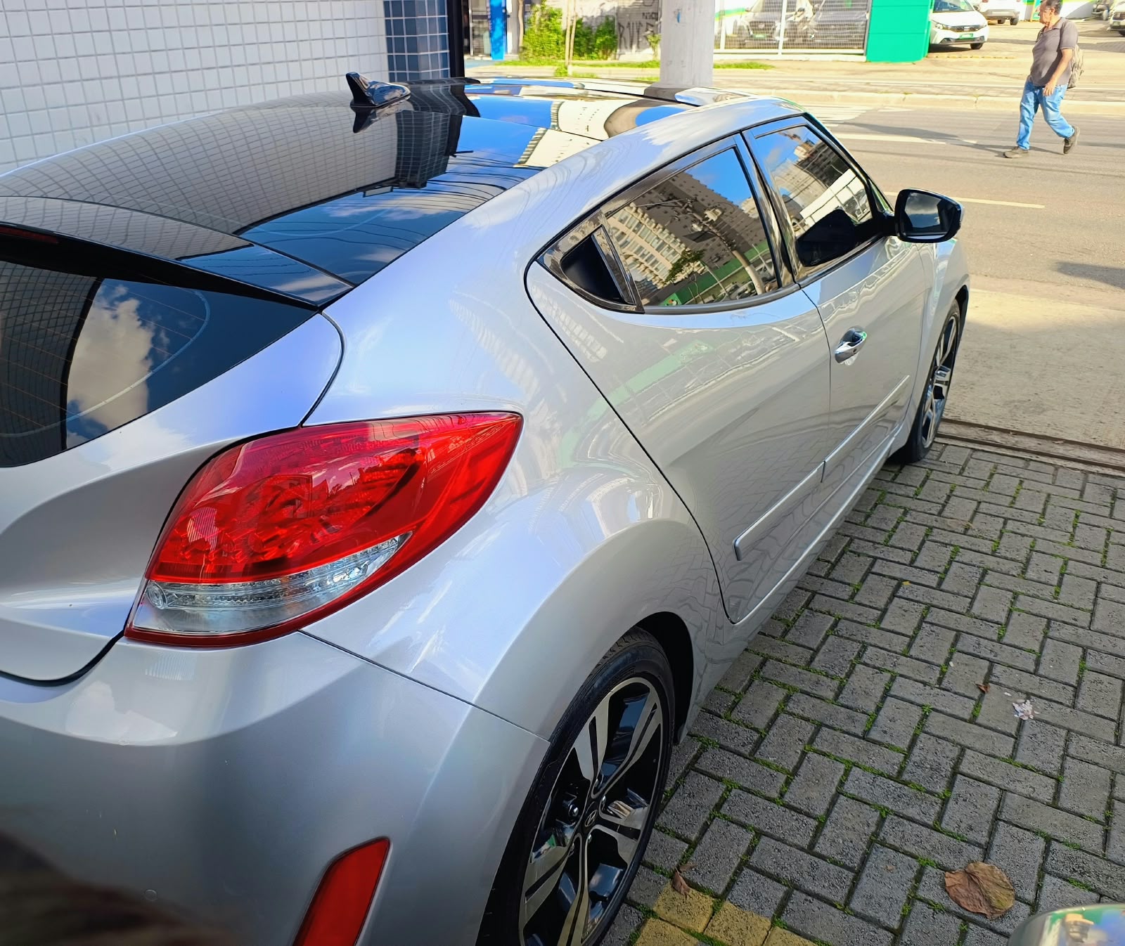 HYUNDAI VELOSTER