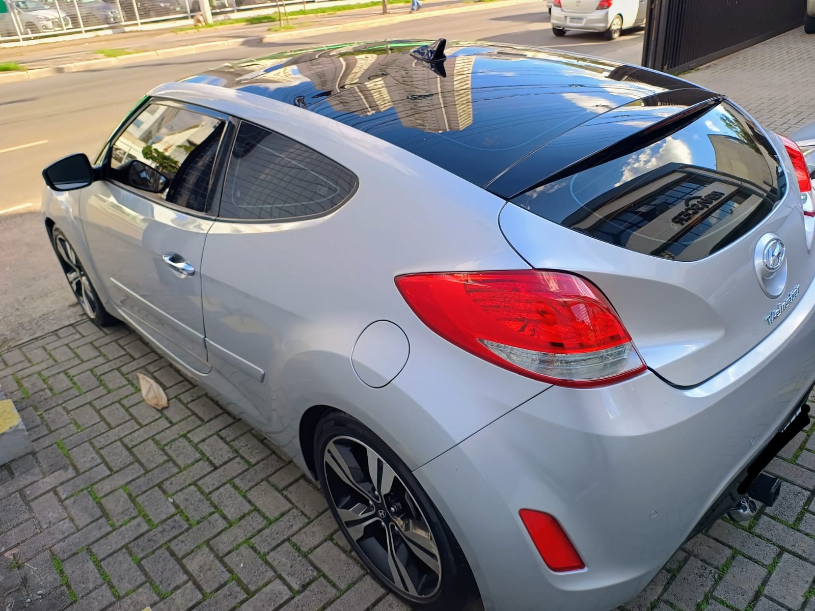 HYUNDAI VELOSTER