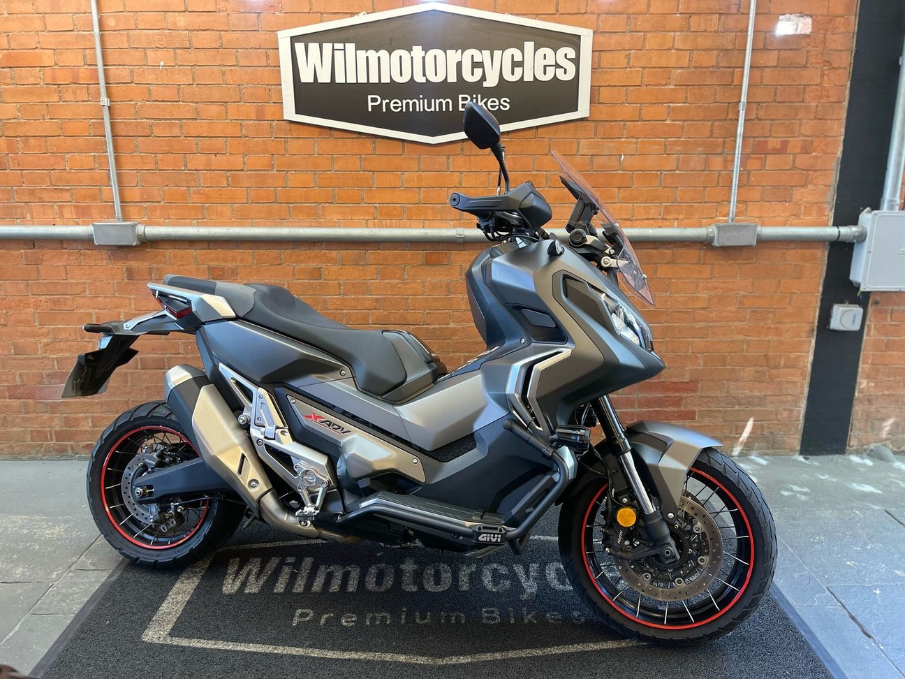 X-ADV X-ADV