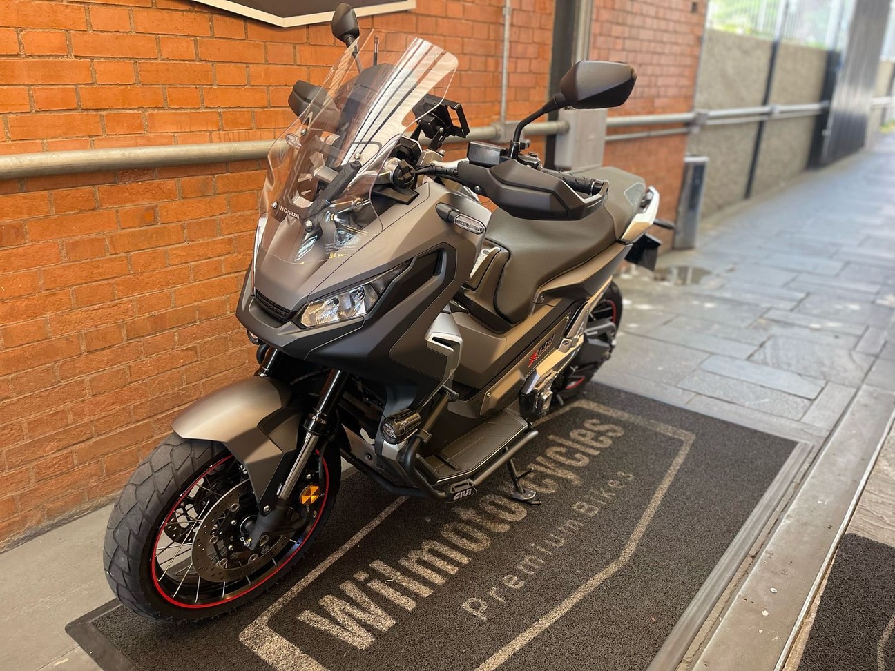 X-ADV X-ADV