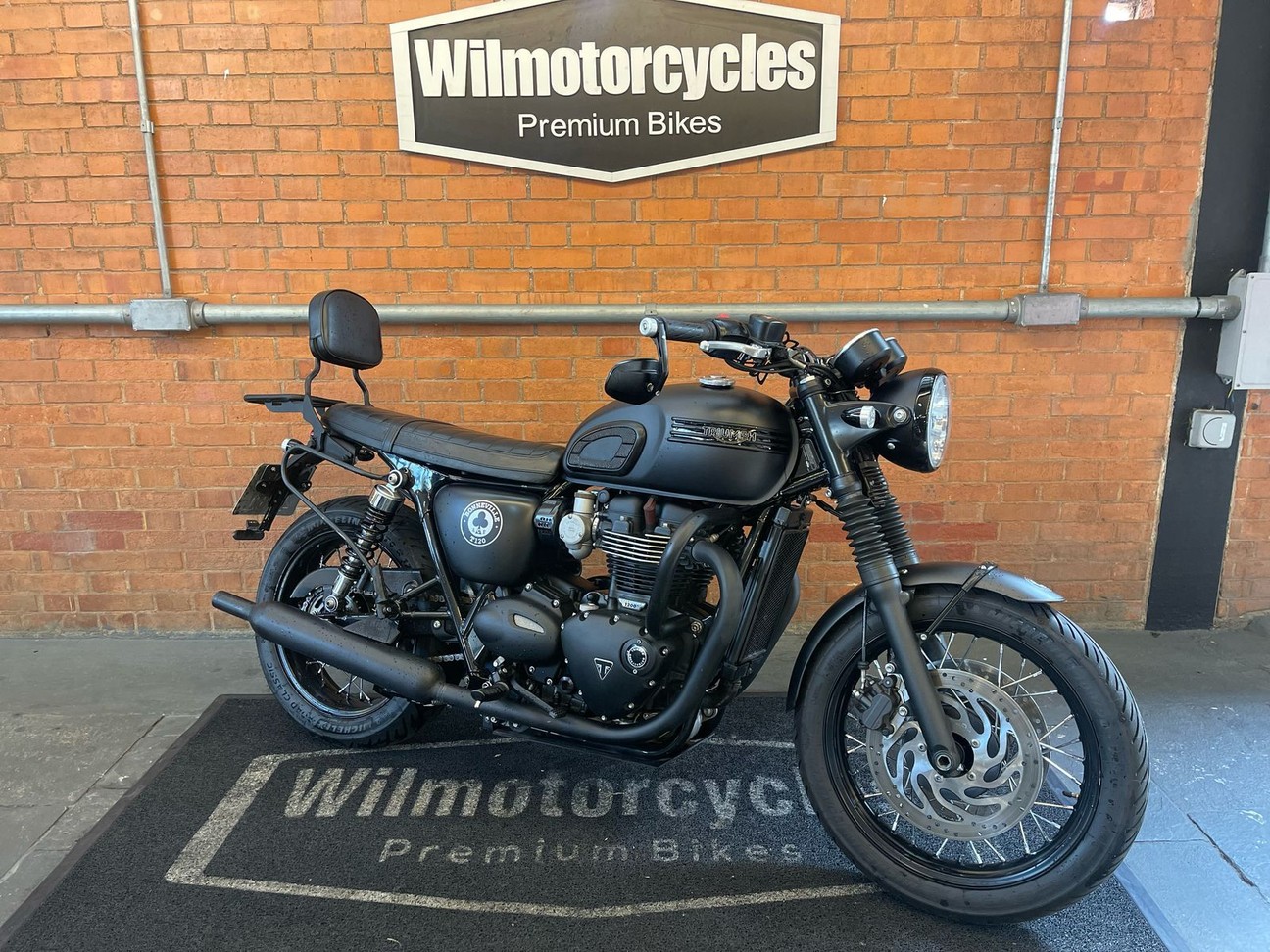 BONNEVILLE T120 BLACK 1200 BONNEVILLE T120 BLACK 1200