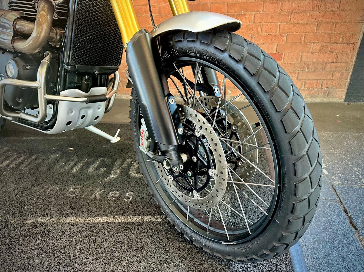 TRIUMPH BONNEVILLE SCRAMBLER 1200 XE