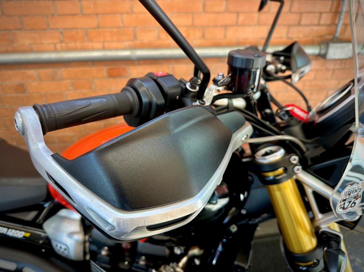 TRIUMPH BONNEVILLE SCRAMBLER 1200 XE