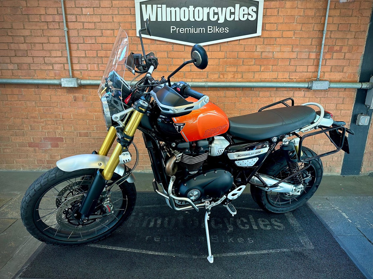 TRIUMPH BONNEVILLE SCRAMBLER 1200 XE