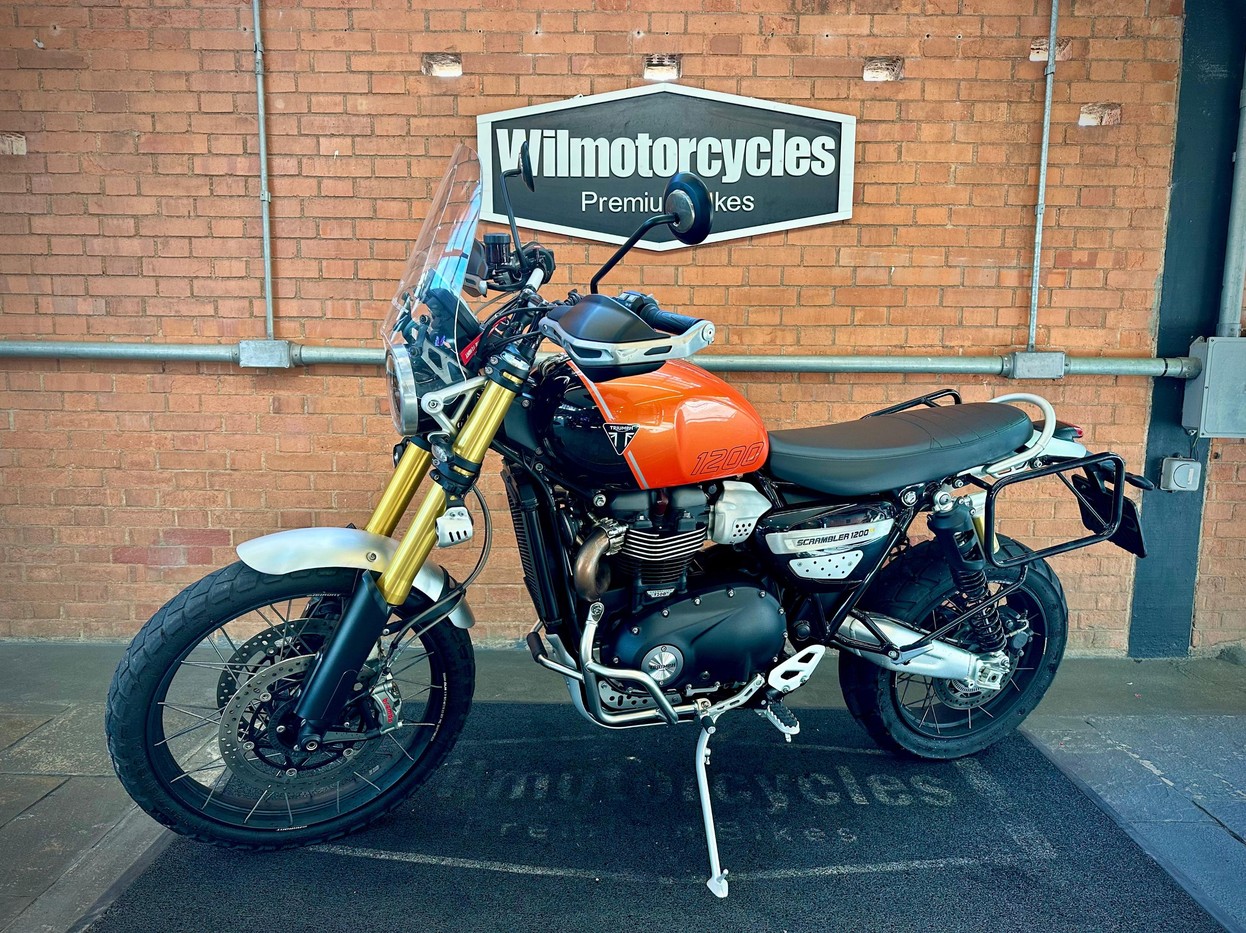 TRIUMPH BONNEVILLE SCRAMBLER 1200 XE