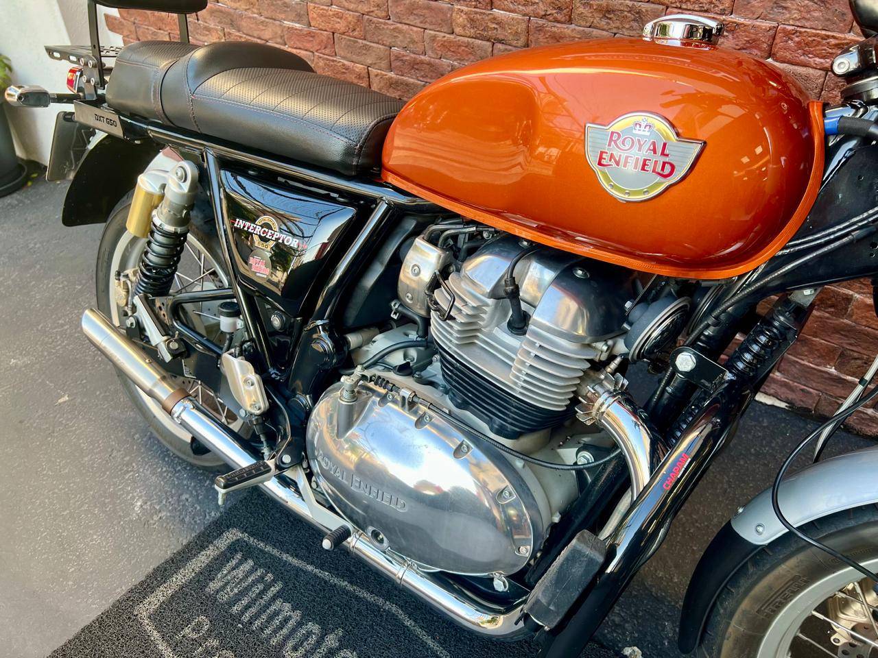 ROYAL ENFIELD INTERCEPTOR 