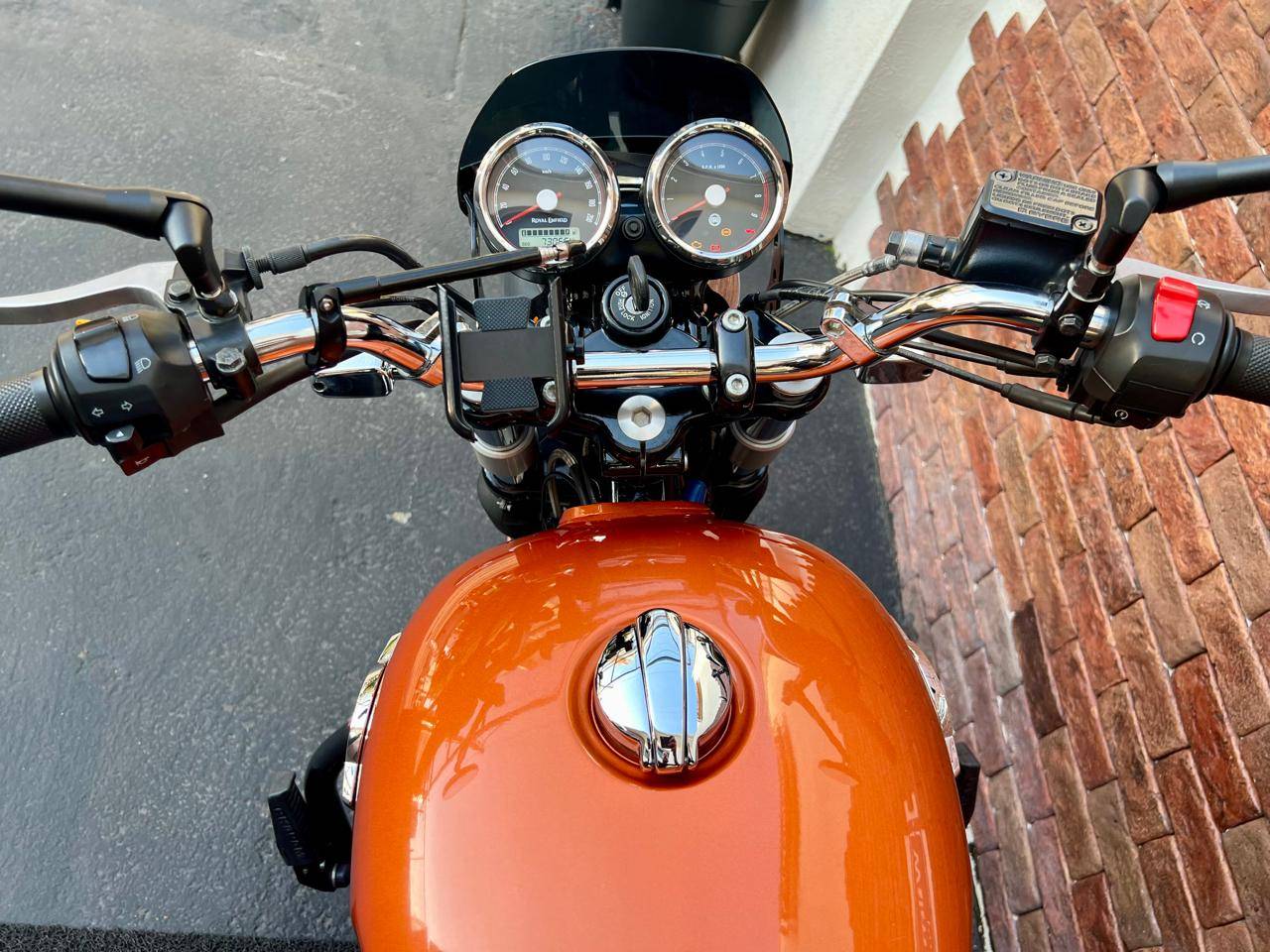 ROYAL ENFIELD INTERCEPTOR 