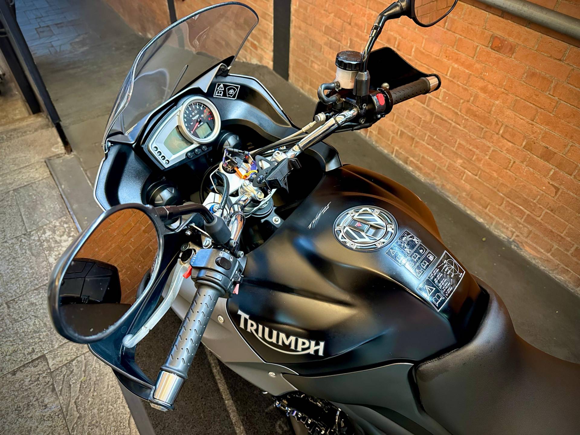 TRIUMPH TIGER 1050