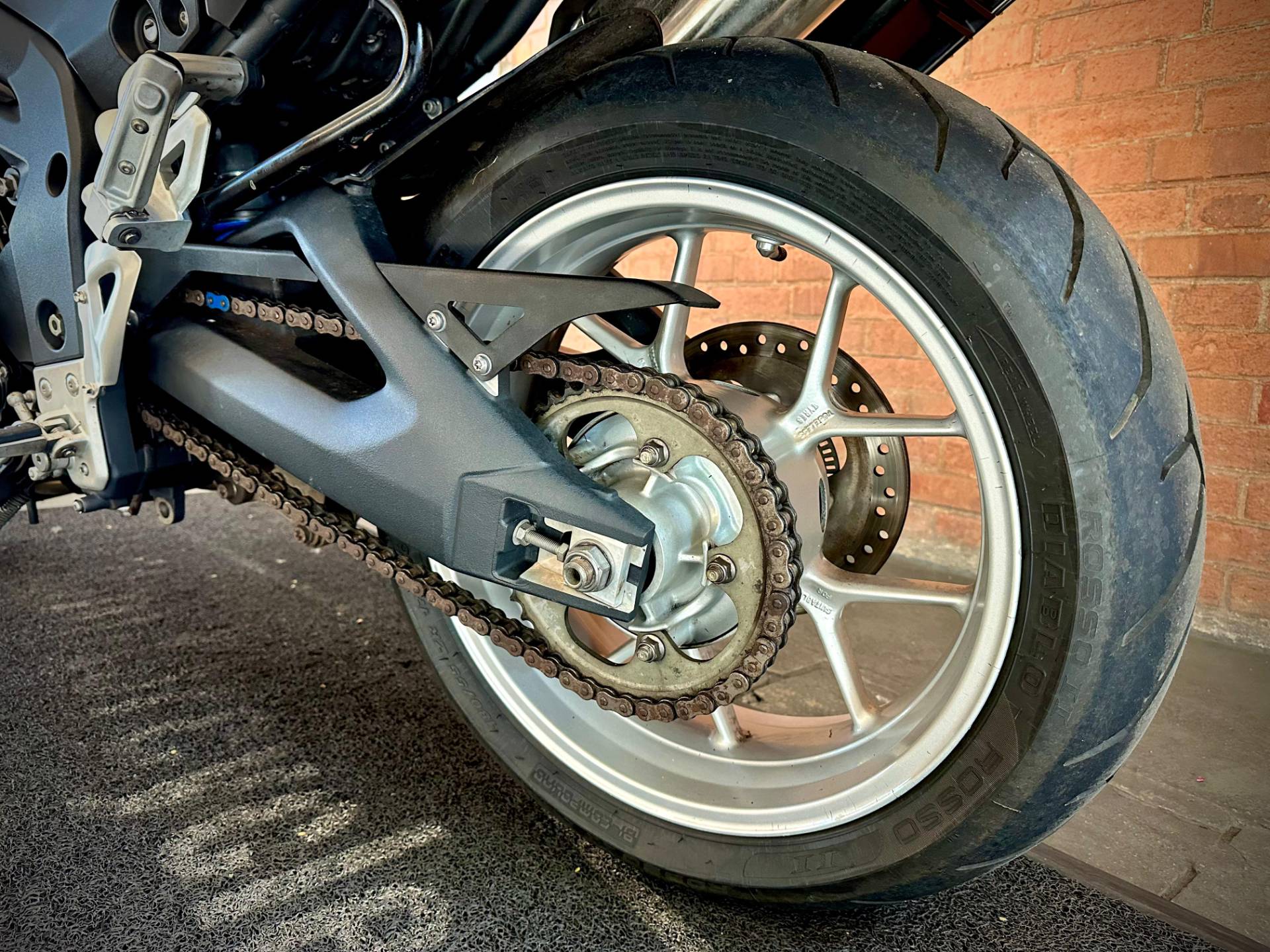TRIUMPH TIGER 1050