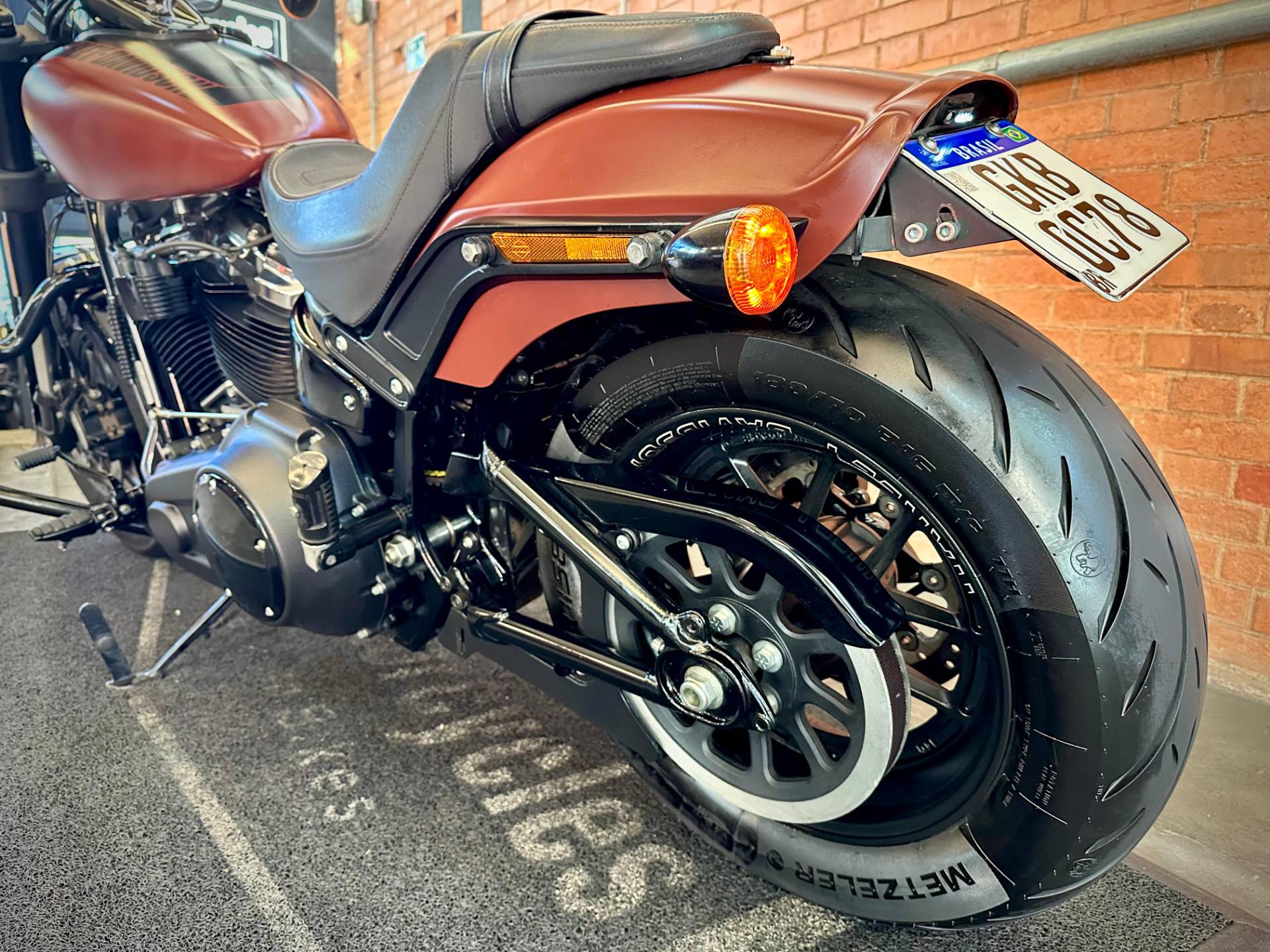 HARLEY-DAVIDSON SOFTAIL FAT BOB 107