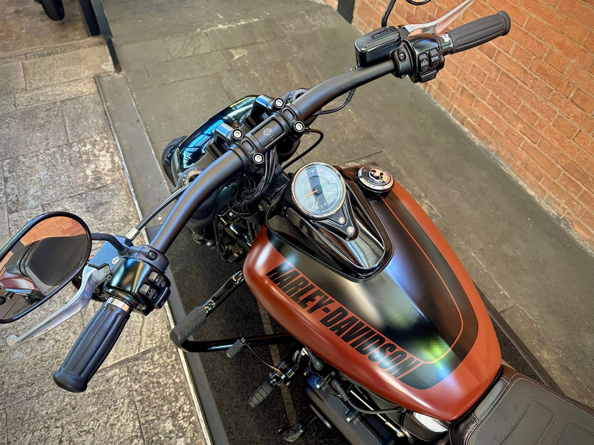 HARLEY-DAVIDSON SOFTAIL FAT BOB 107