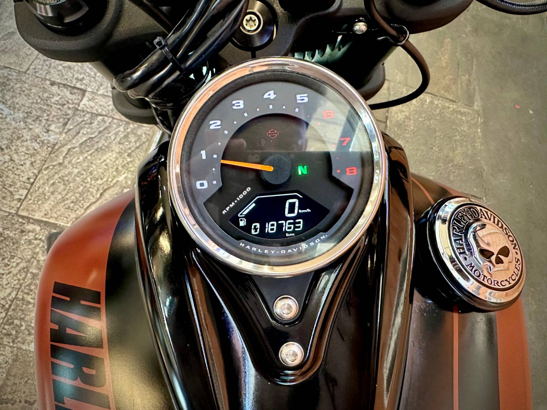 HARLEY-DAVIDSON SOFTAIL FAT BOB 107