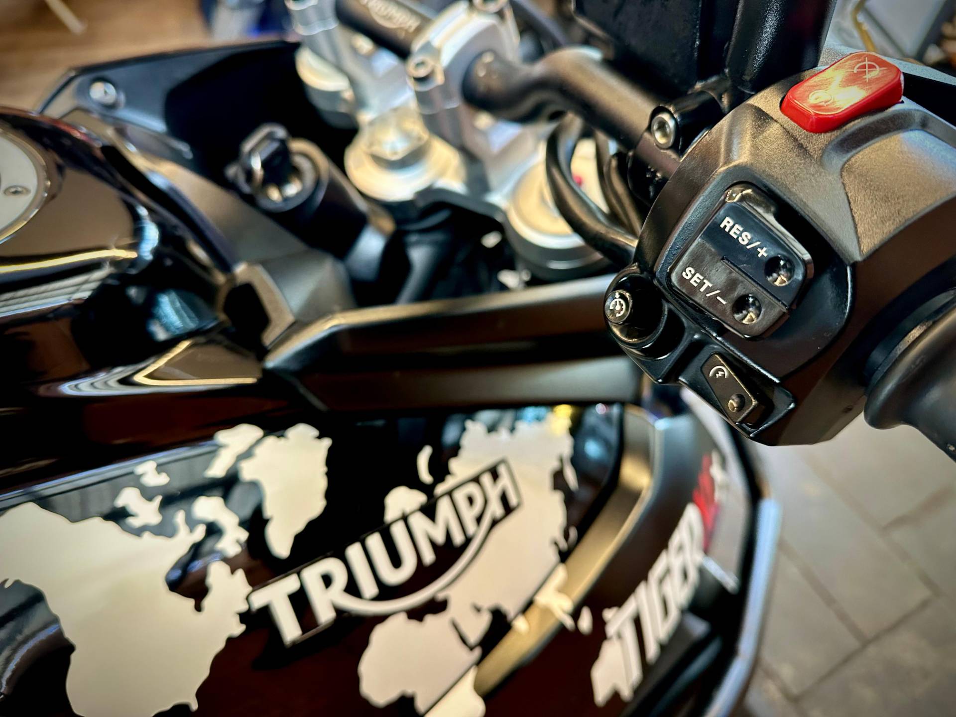 TRIUMPH TIGER 800 XCX