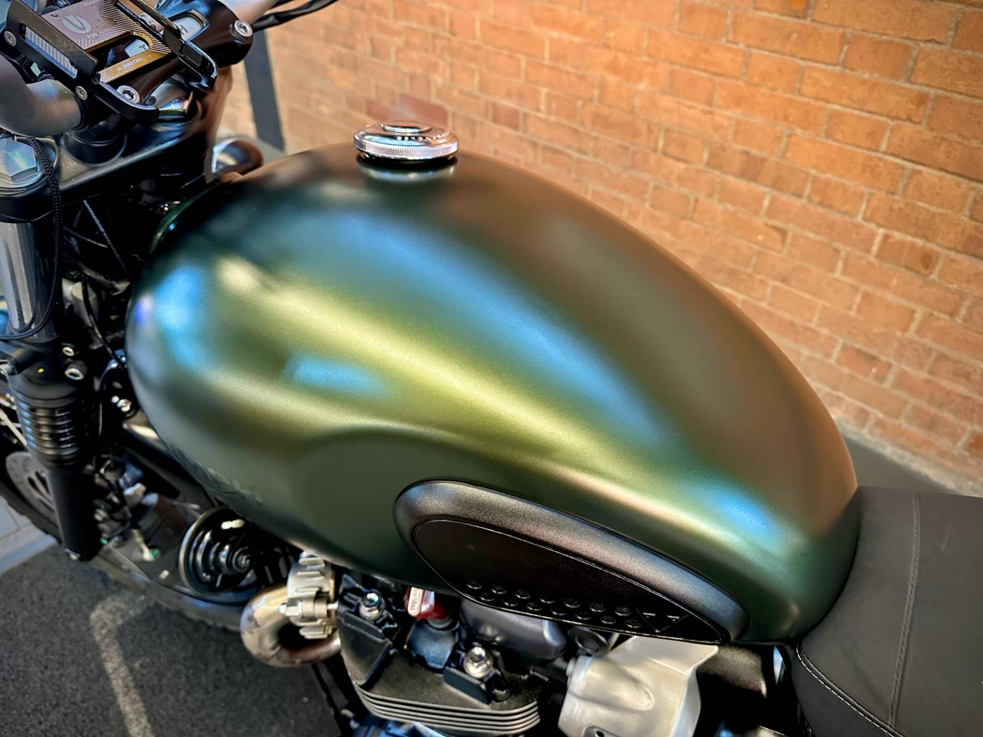 TRIUMPH STREET SCRAMBLER