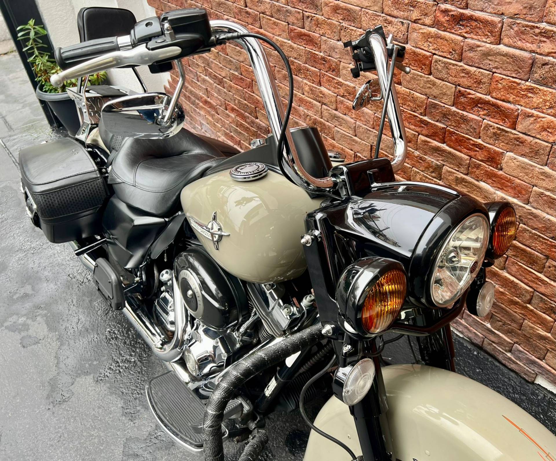 HARLEY-DAVIDSON ROAD KING CLASSIC