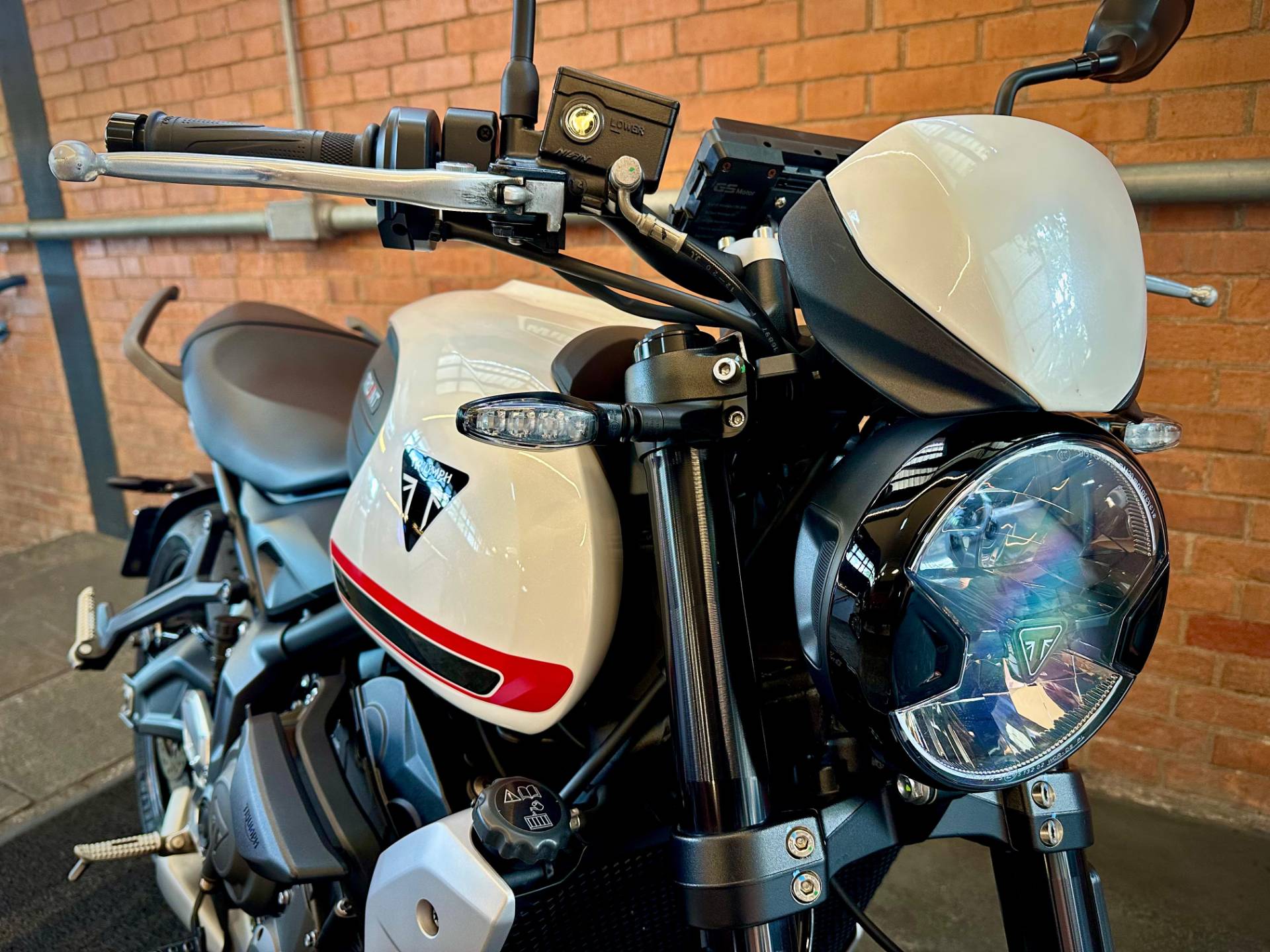 TRIUMPH TRIDENT 660