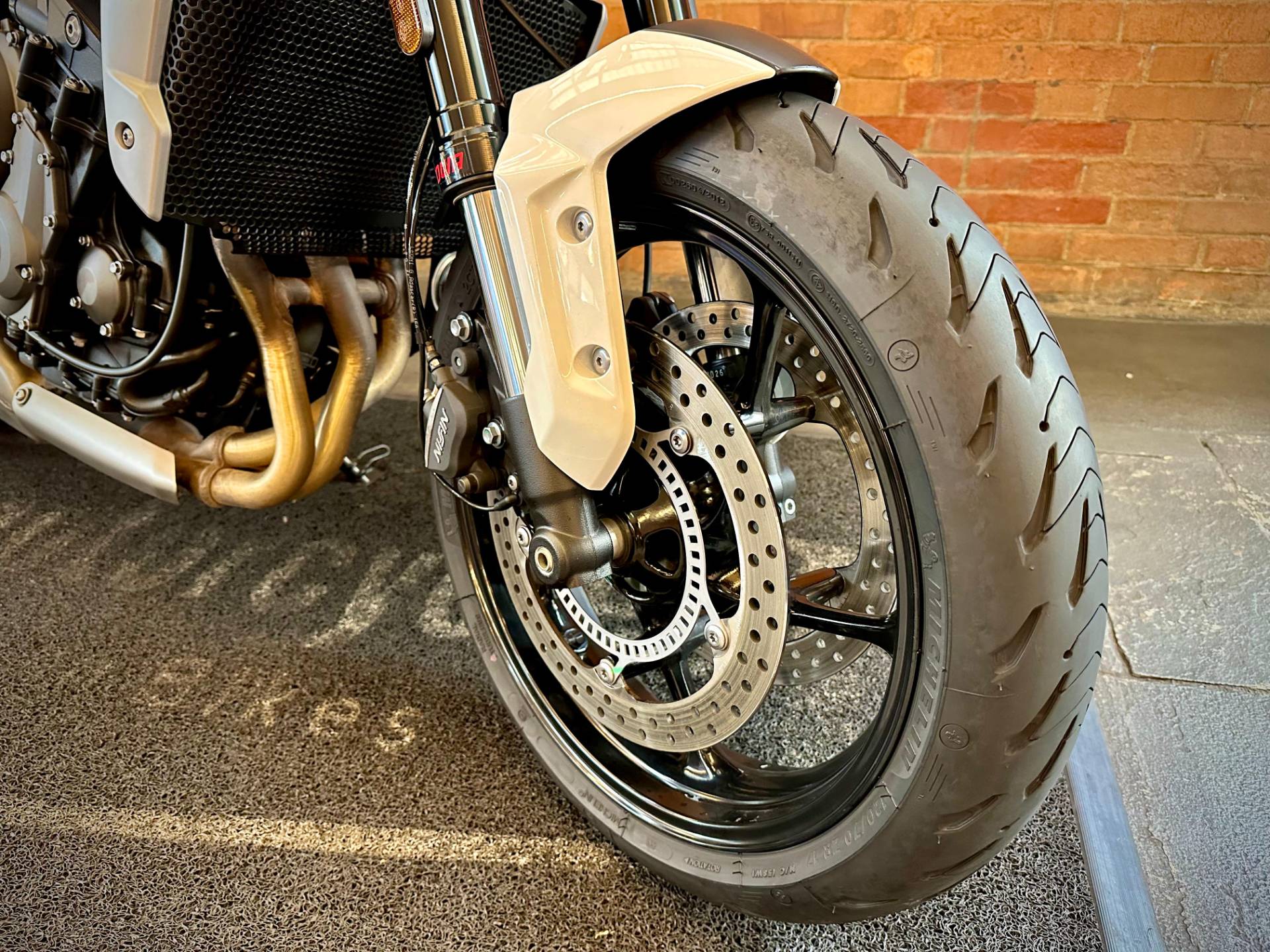 TRIUMPH TRIDENT 660