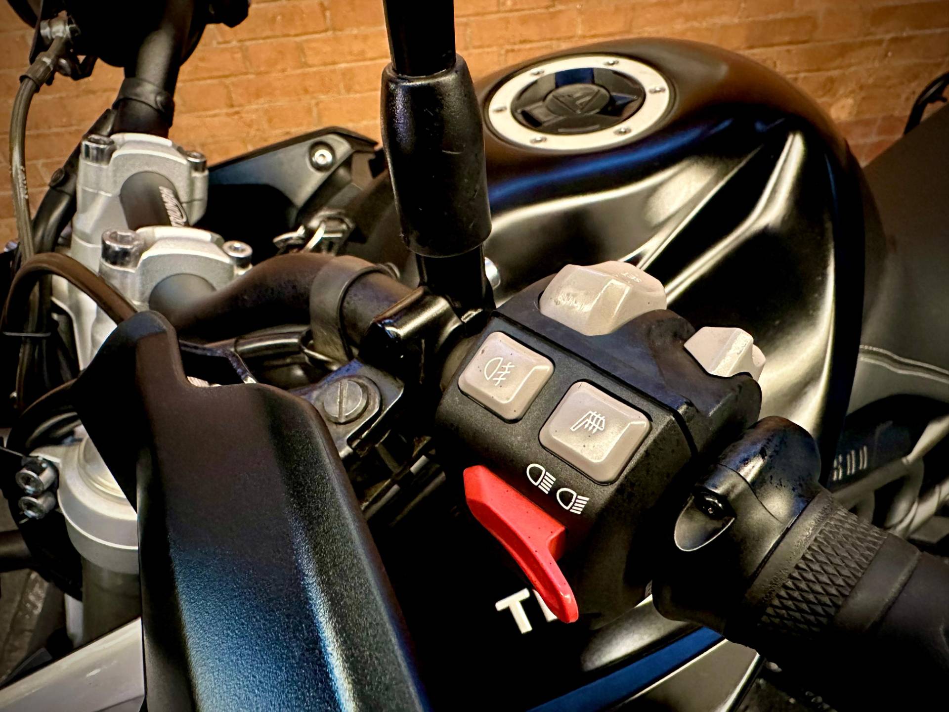 TRIUMPH TIGER 800 XRT
