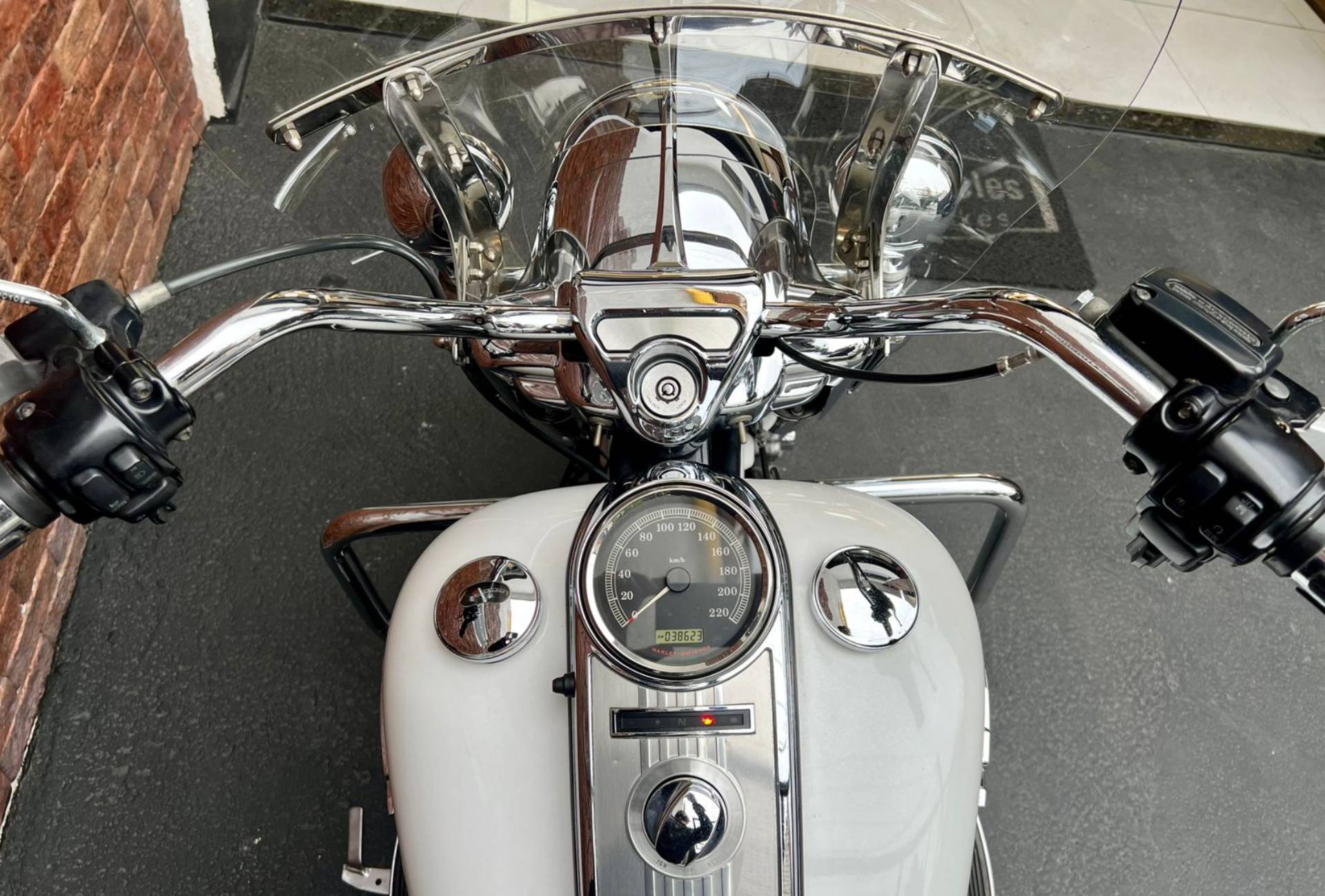 HARLEY-DAVIDSON ROAD KING CLASSIC