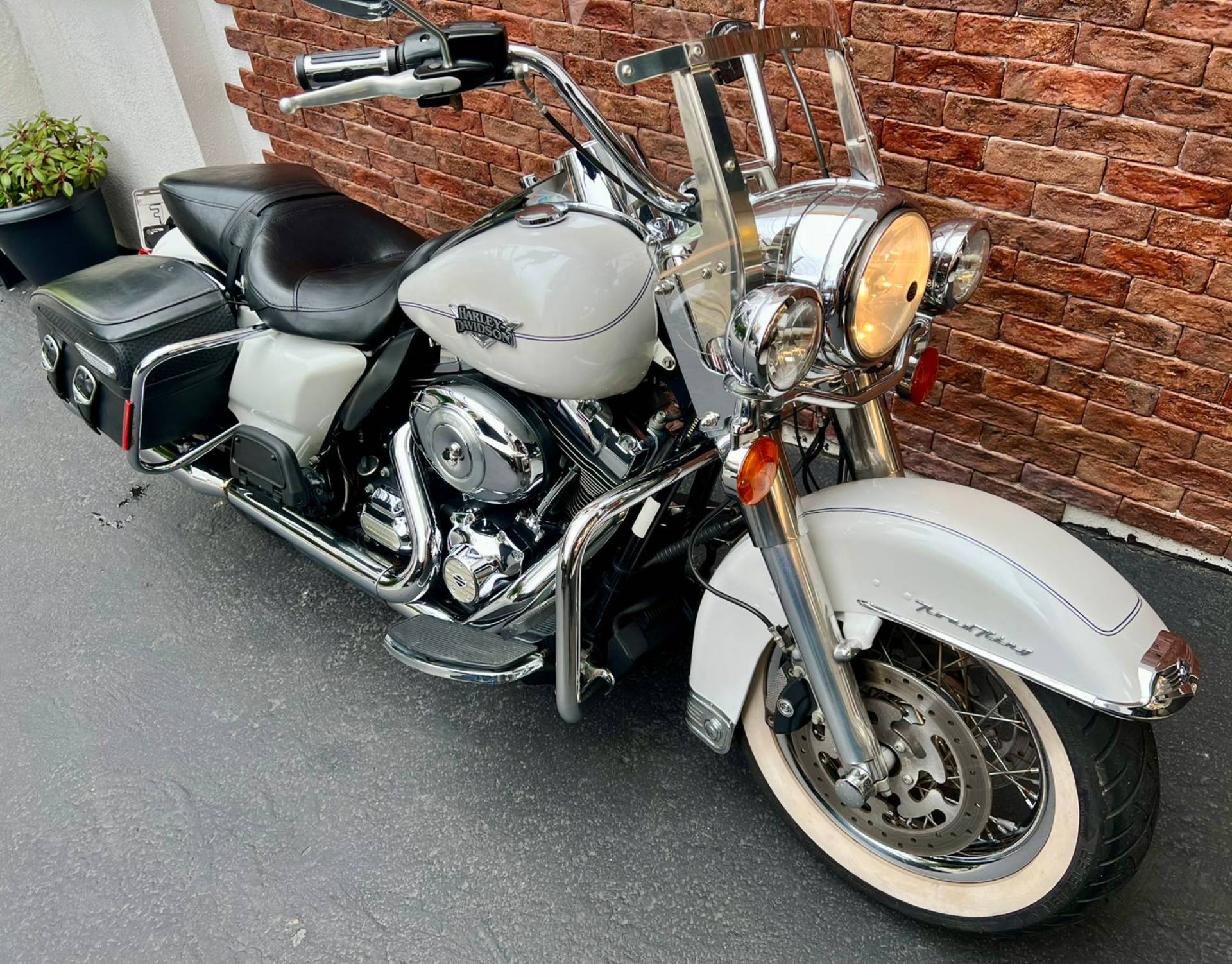 HARLEY-DAVIDSON ROAD KING CLASSIC