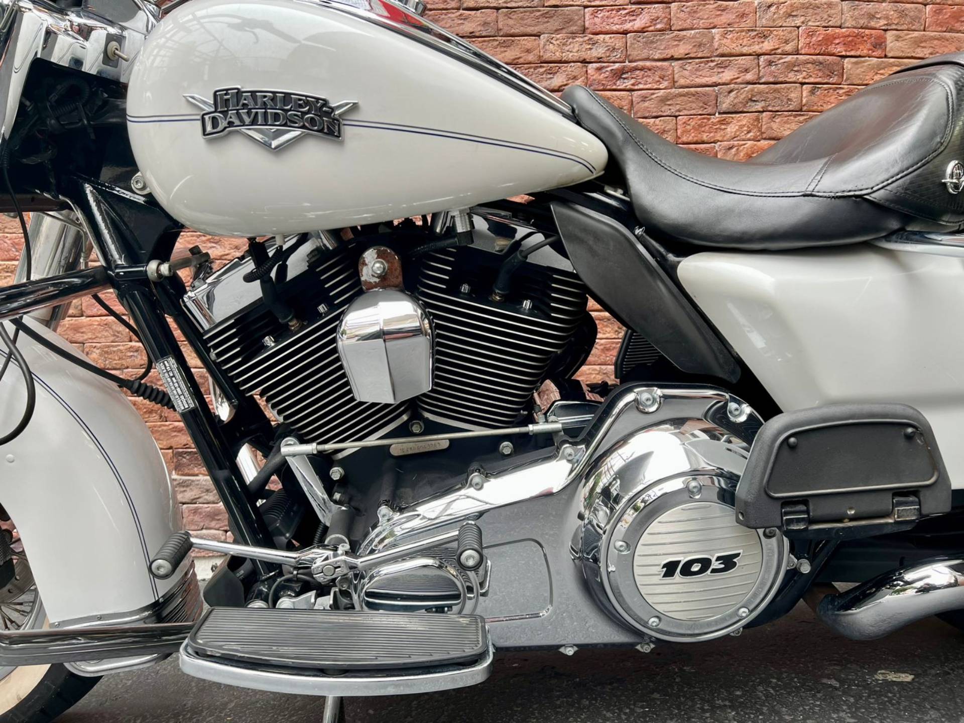 HARLEY-DAVIDSON ROAD KING CLASSIC