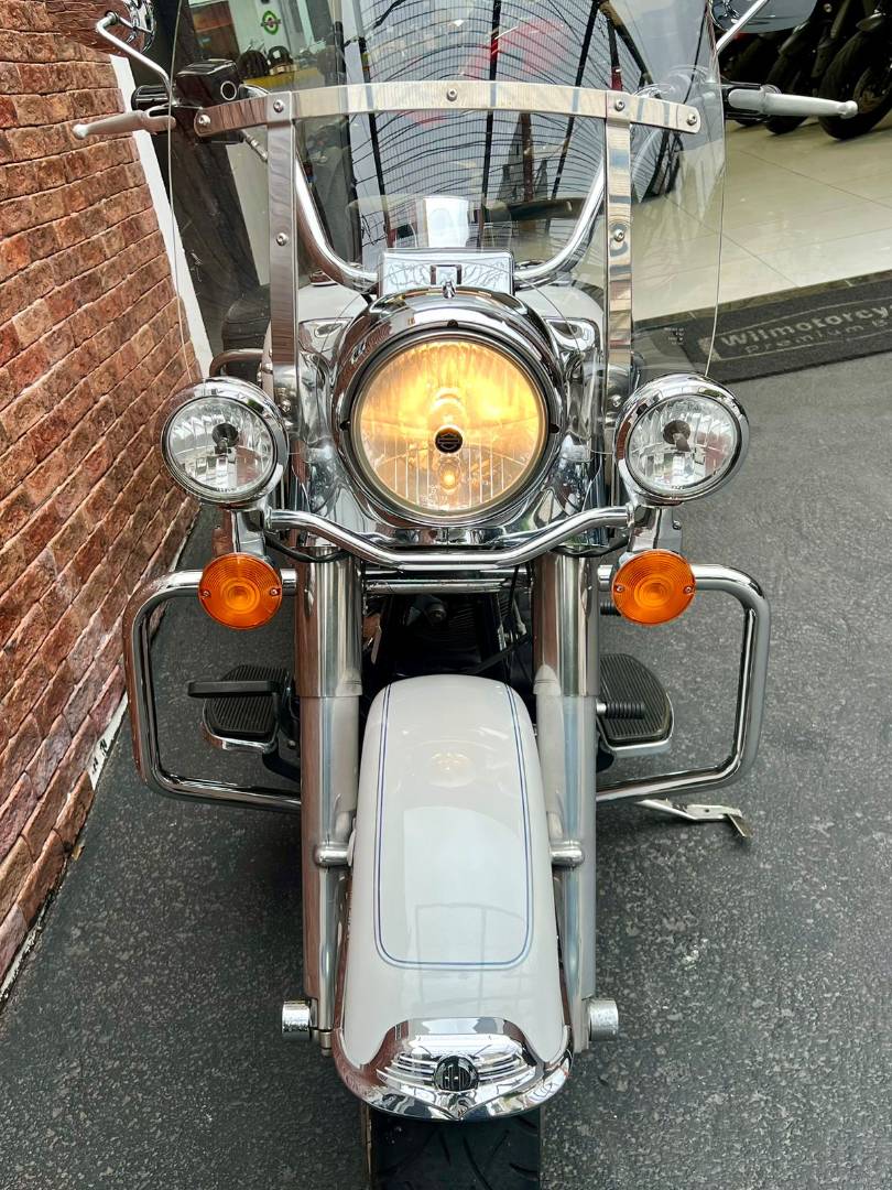 HARLEY-DAVIDSON ROAD KING CLASSIC