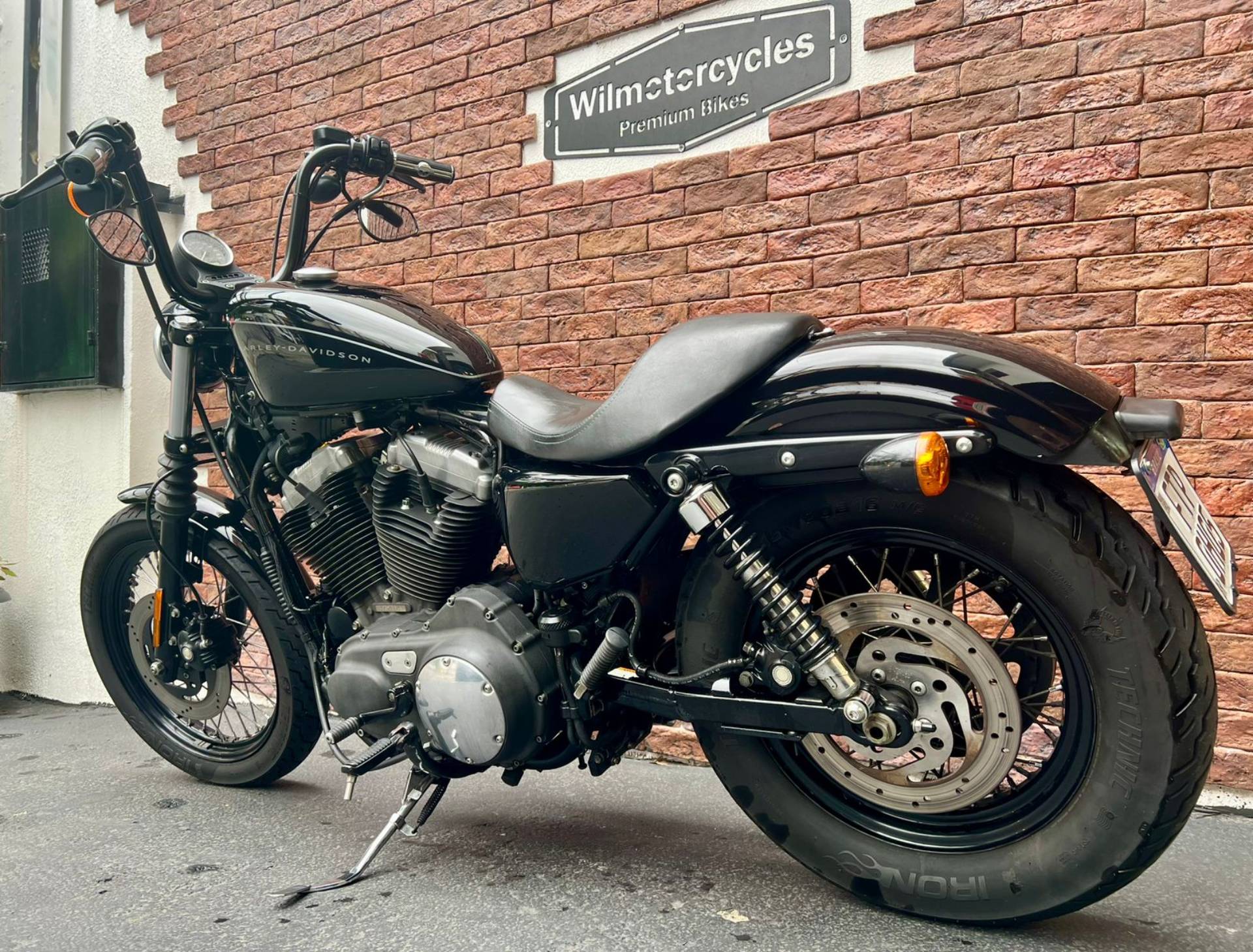 HARLEY-DAVIDSON SPORTSTER 1200 XL NIGHTSTER