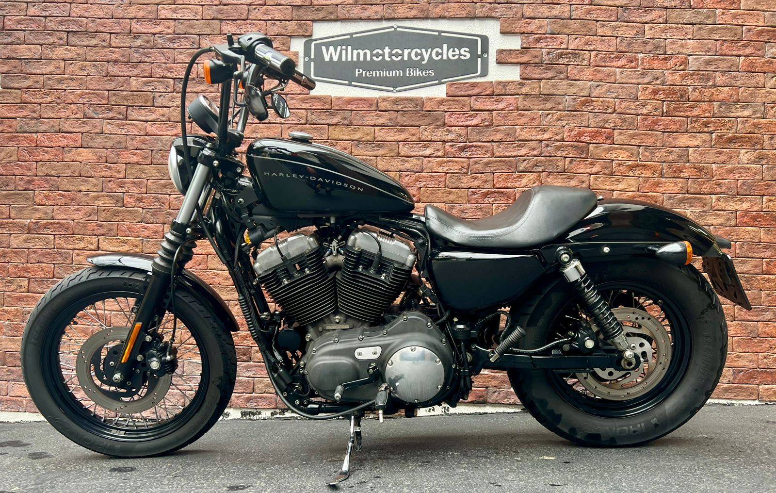 HARLEY-DAVIDSON SPORTSTER 1200 XL NIGHTSTER