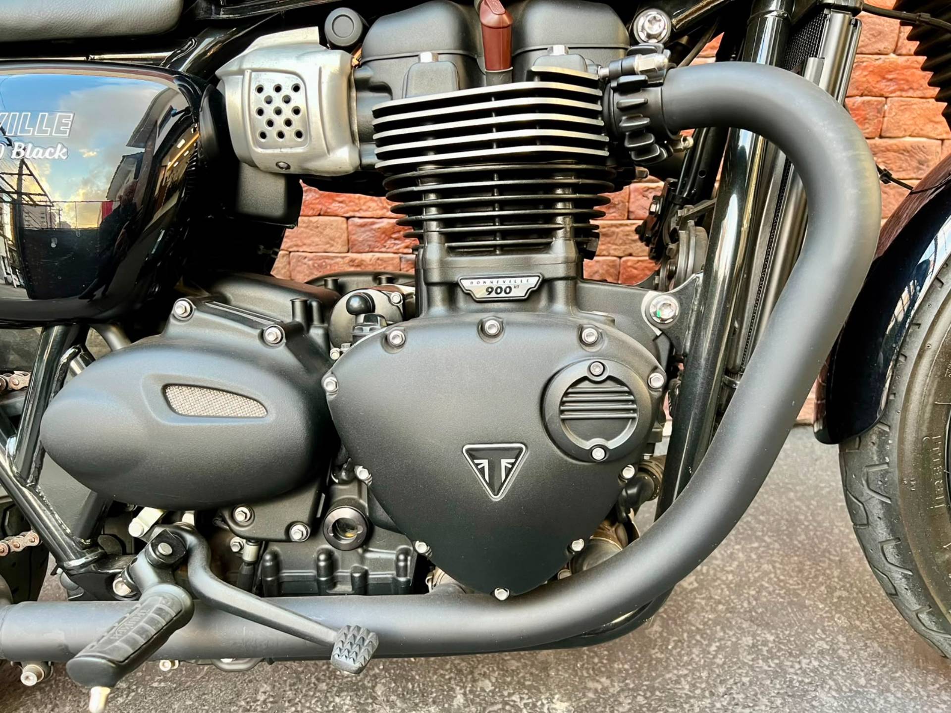 TRIUMPH BONNEVILLE T100 BLACK 900