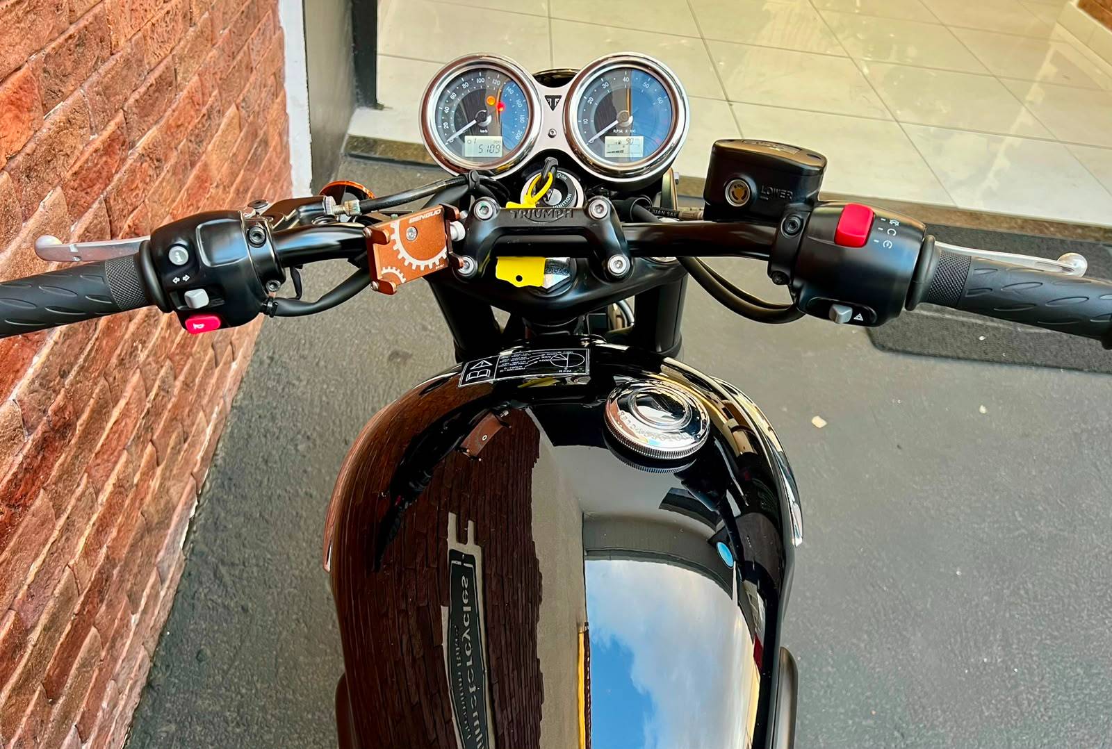 TRIUMPH BONNEVILLE T100 BLACK 900